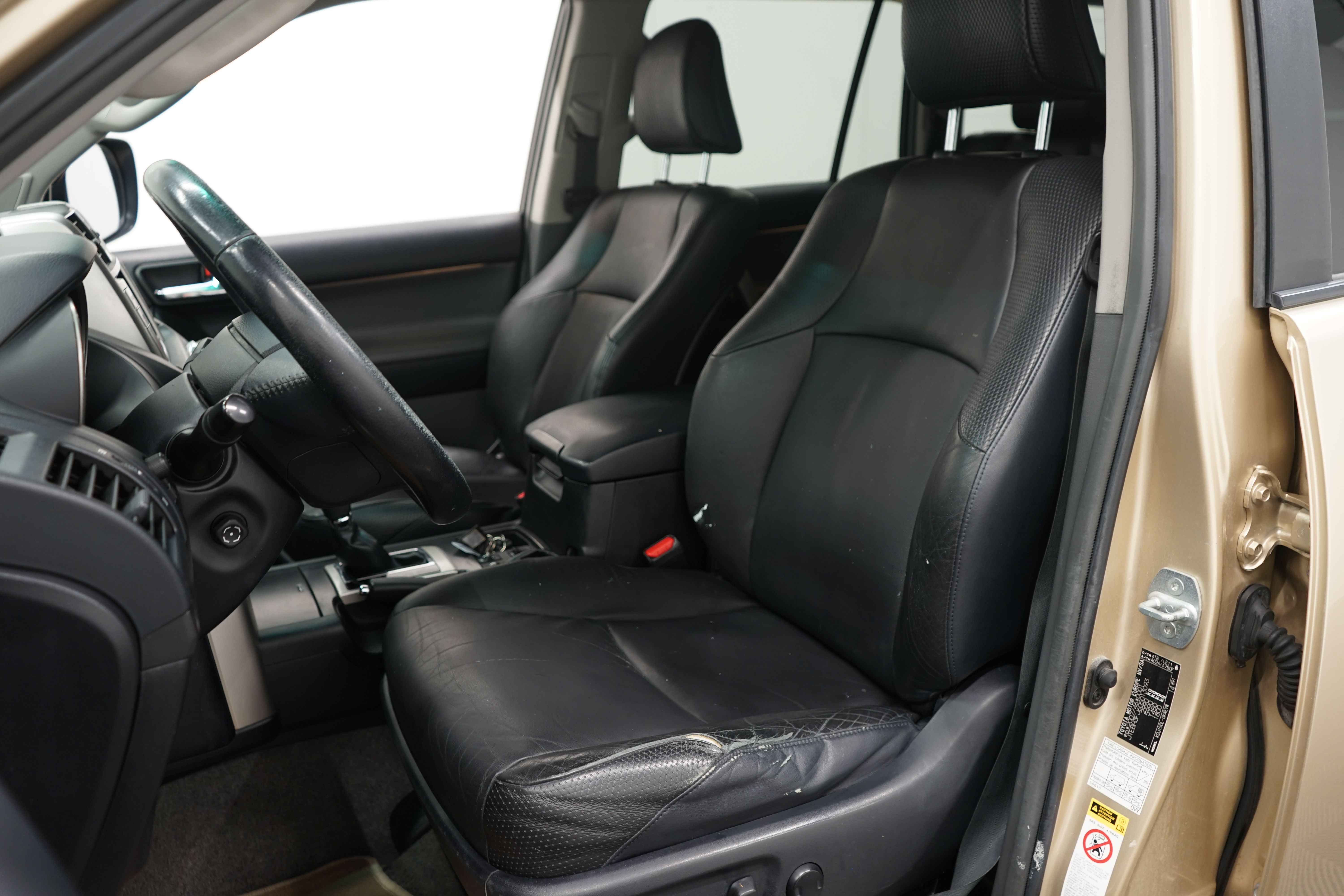 Toyota Land Cruiser 2010