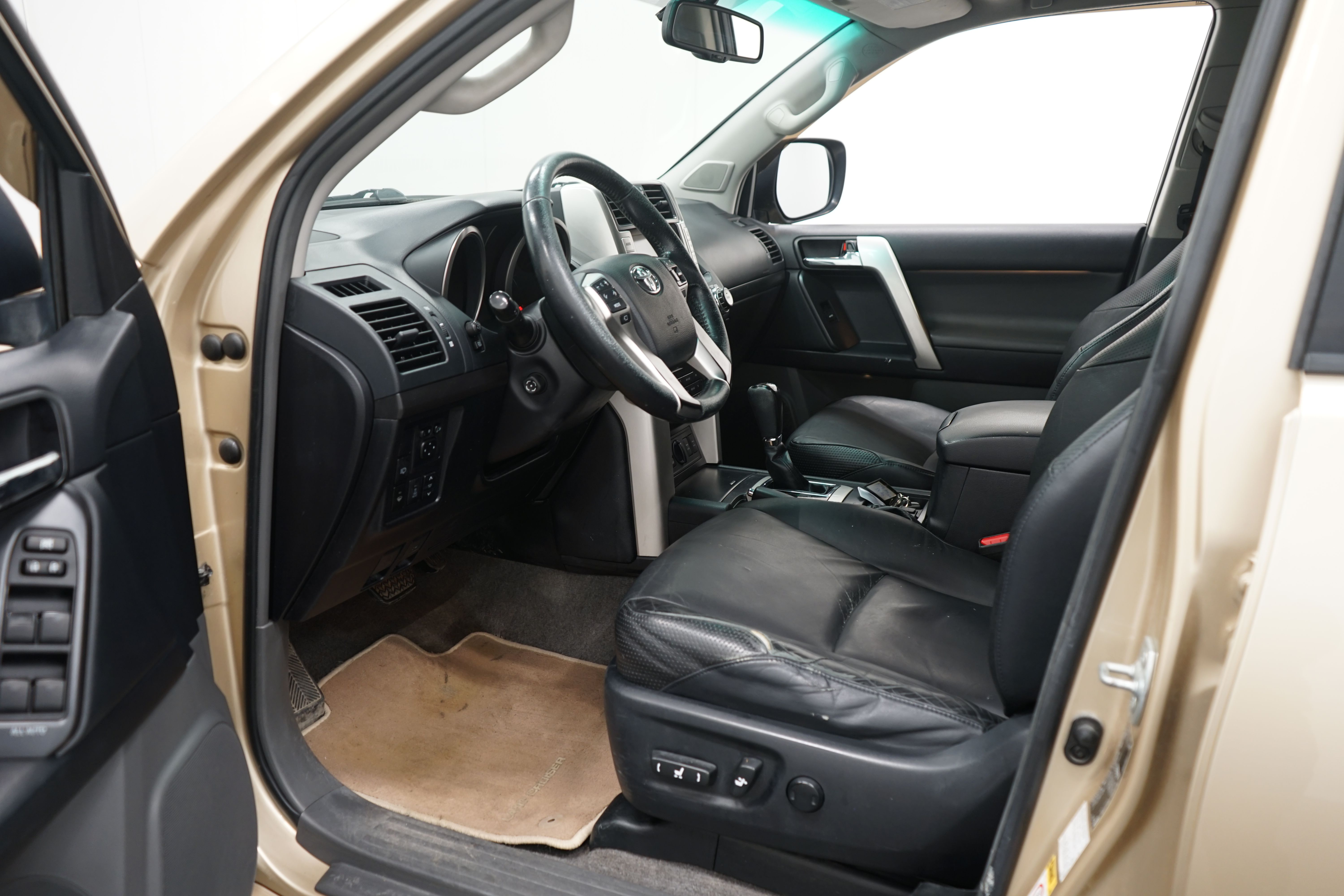 Toyota Land Cruiser 2010