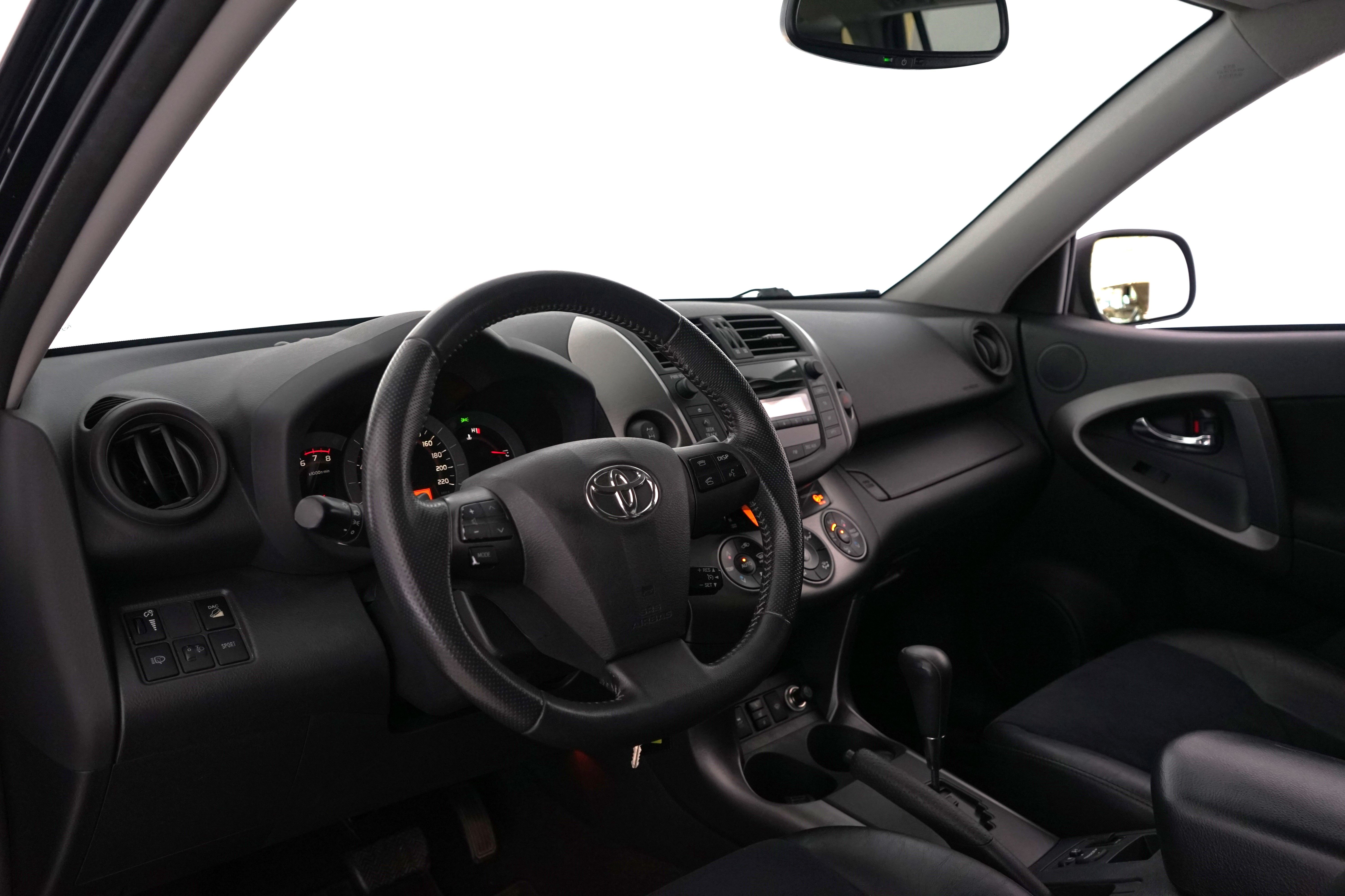 Toyota RAV4 2011