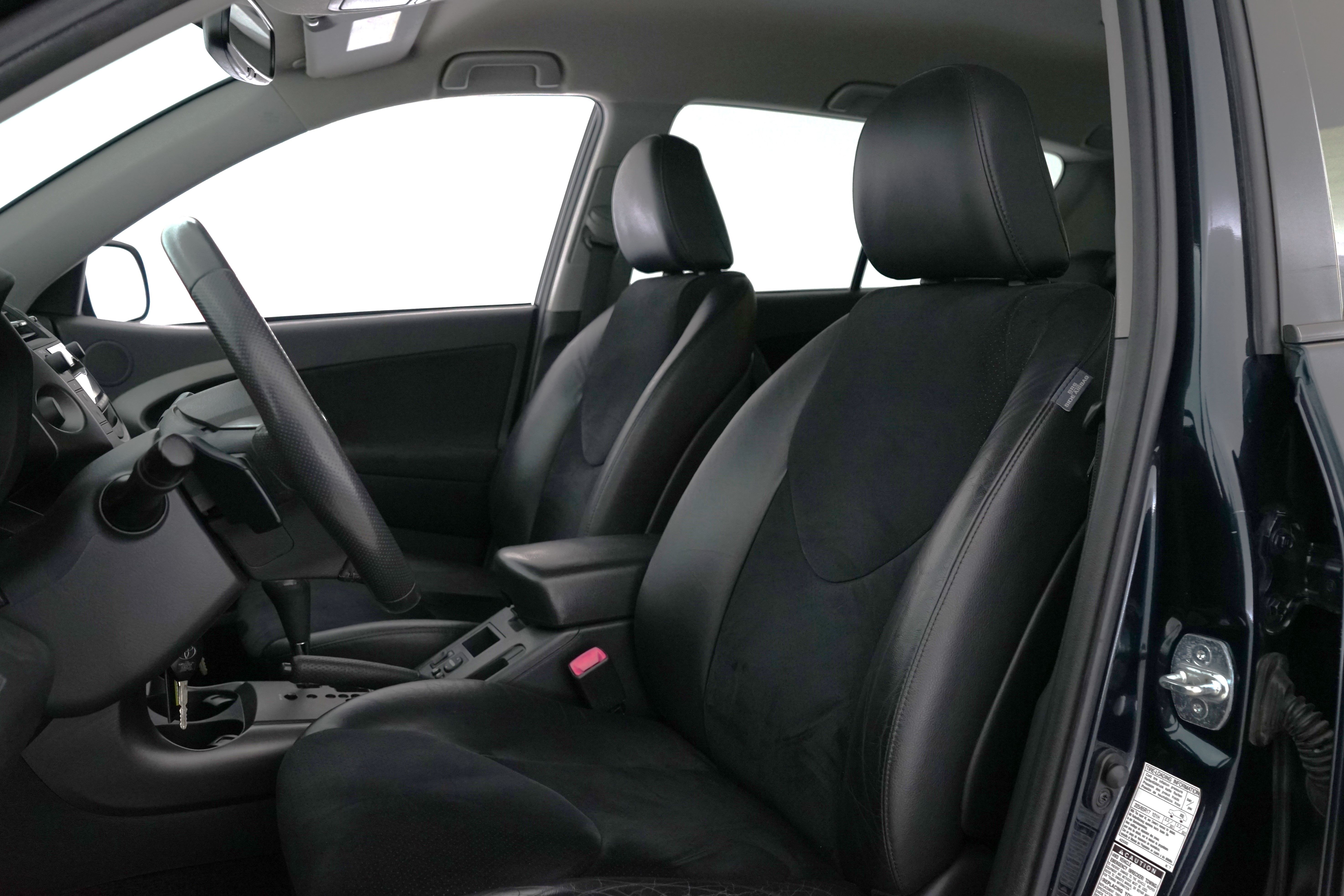 Toyota RAV4 2011