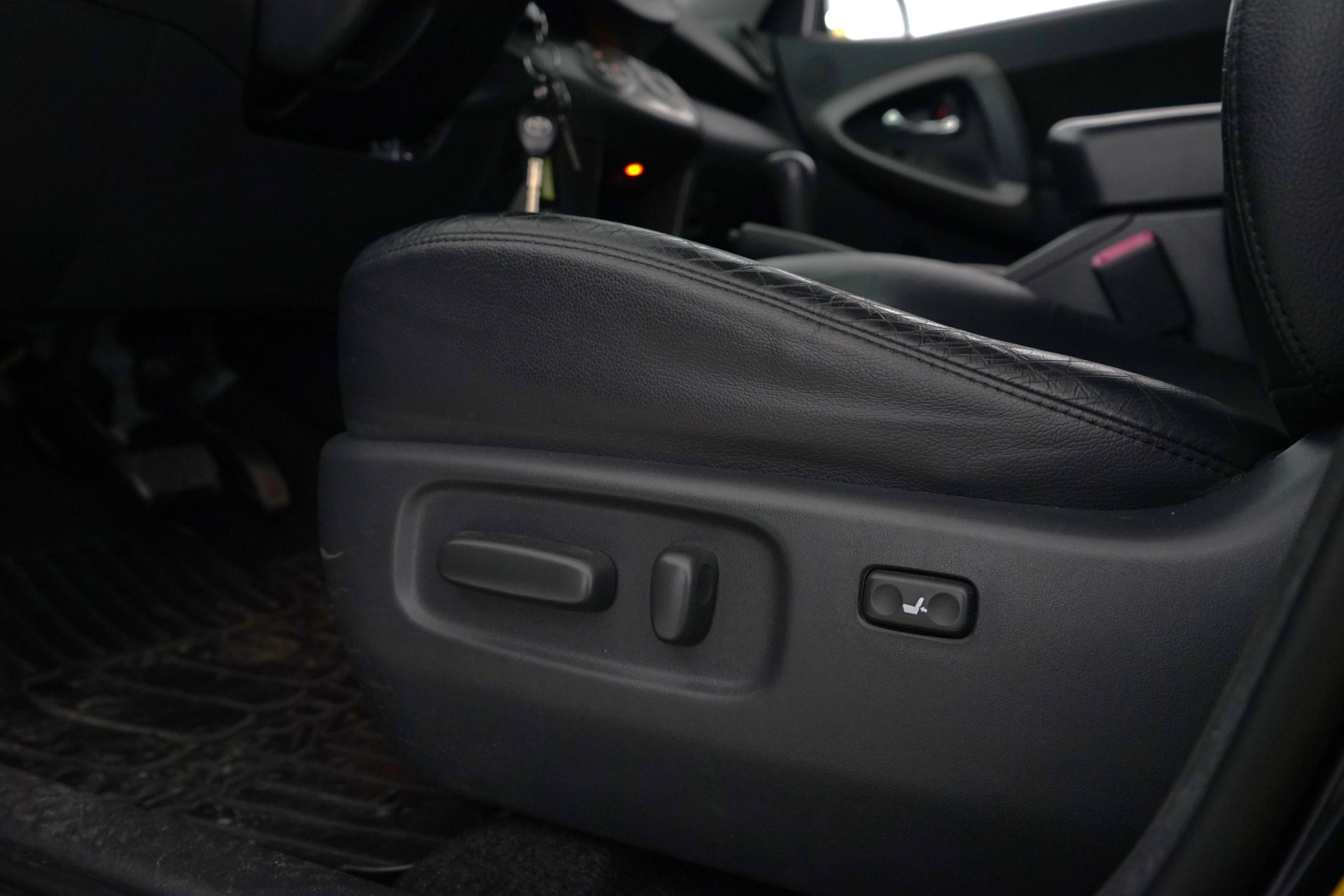 Toyota RAV4 2011