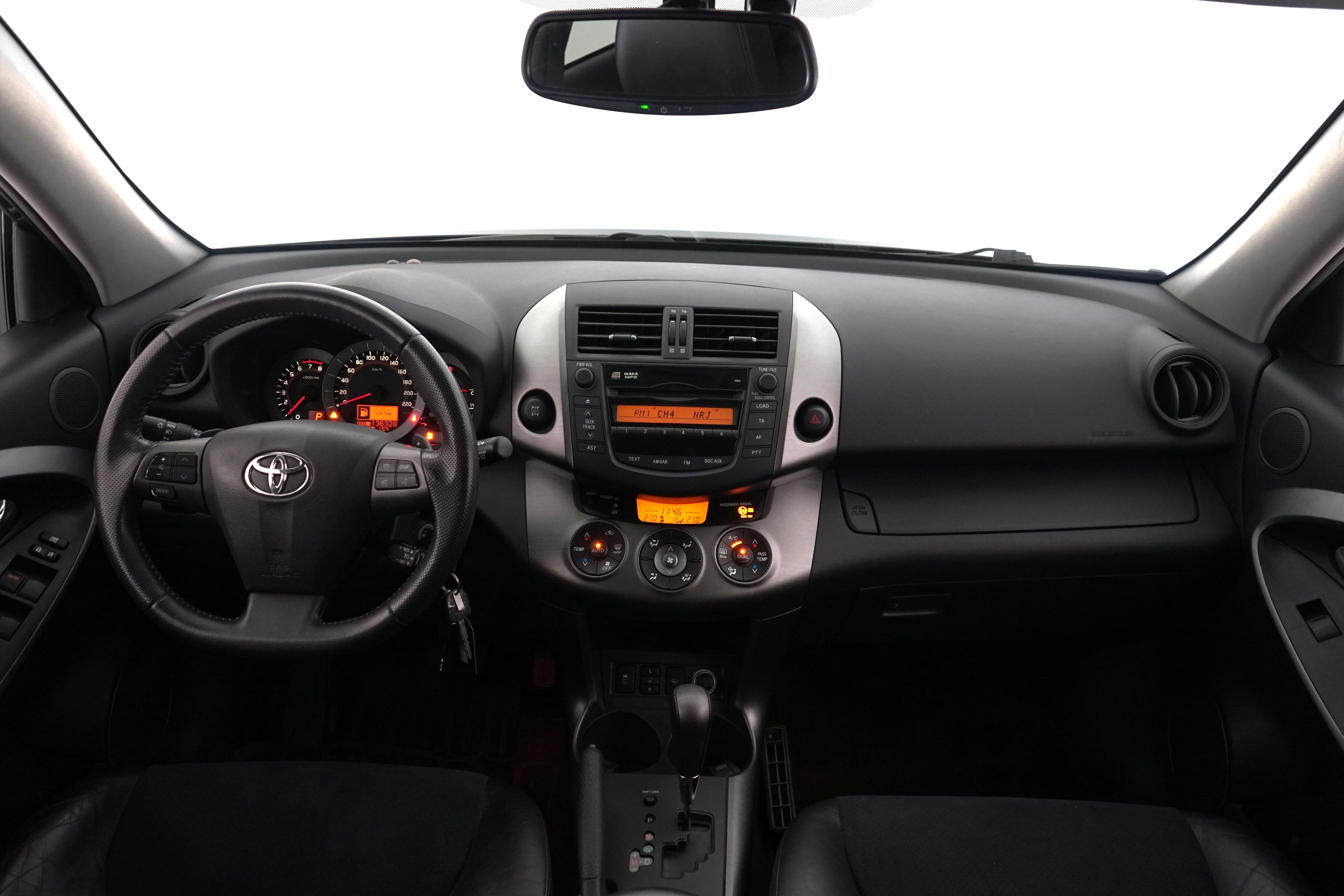 Toyota RAV4 2011