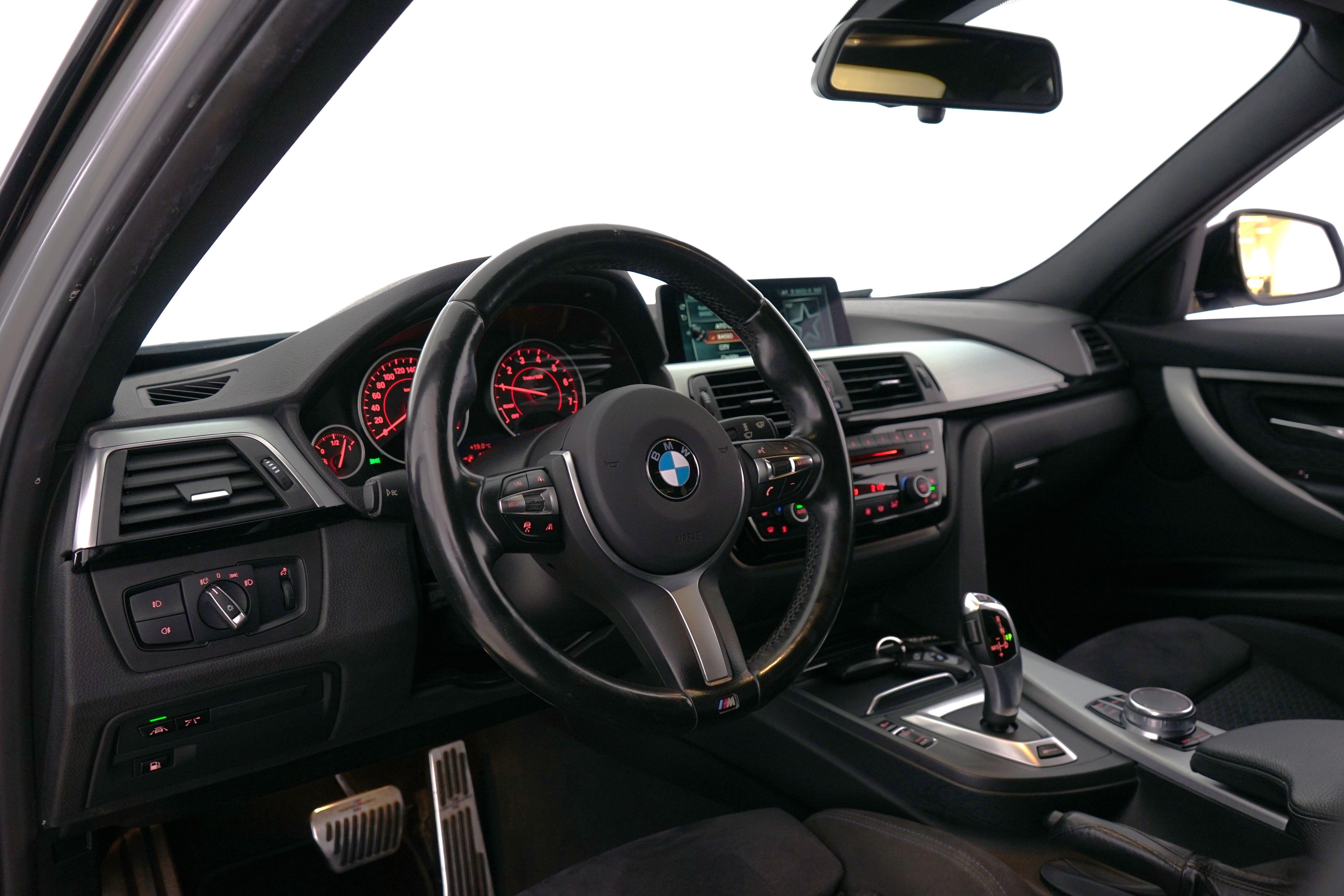 BMW 330 2017