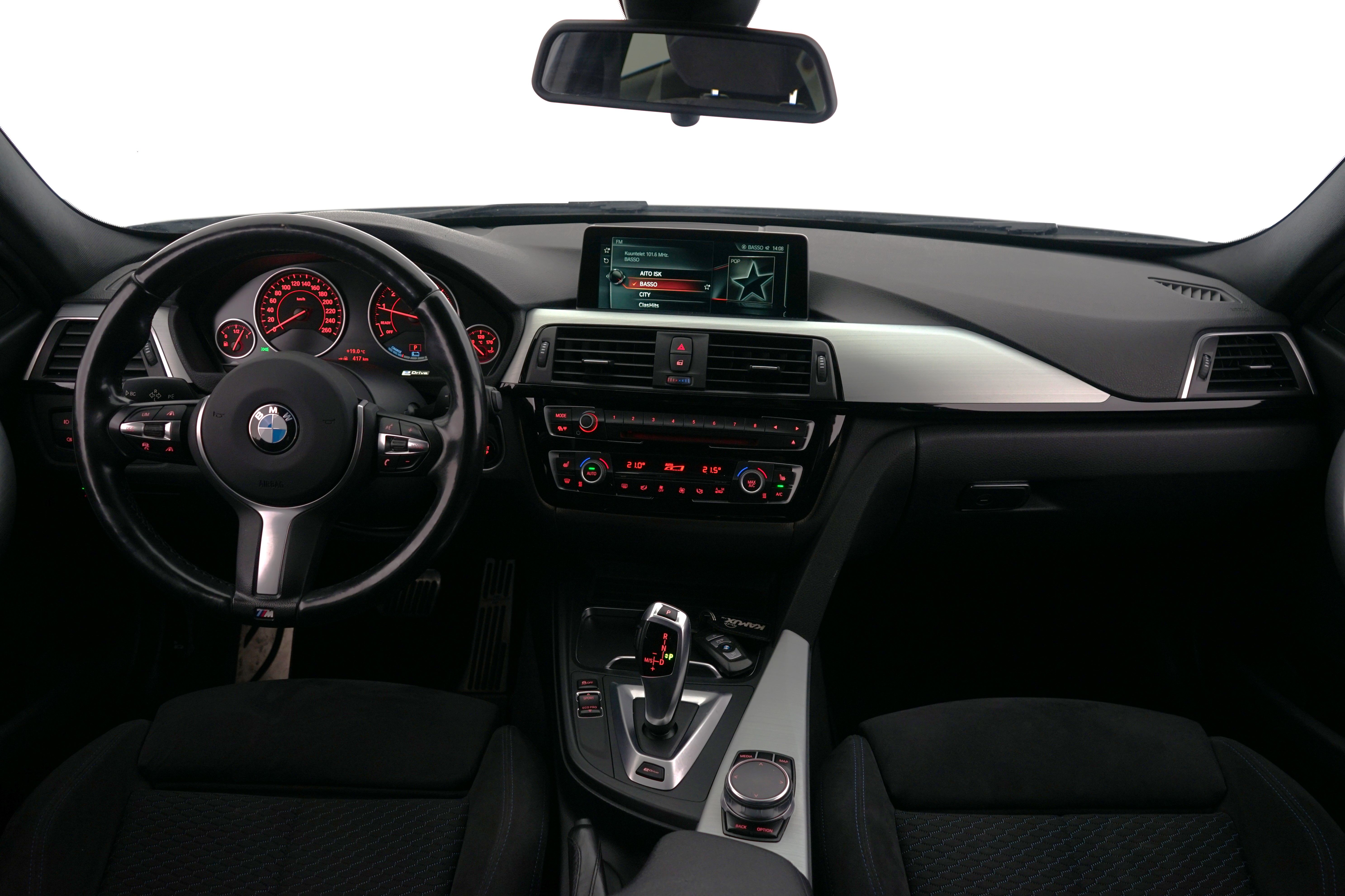 BMW 330 2017