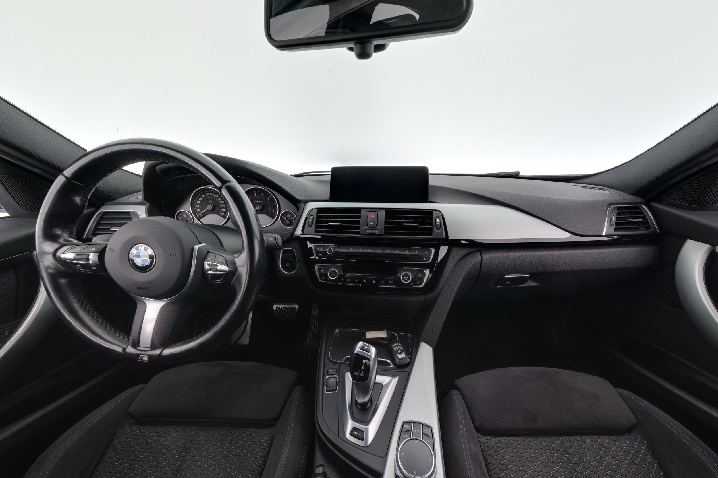 BMW 330 2017