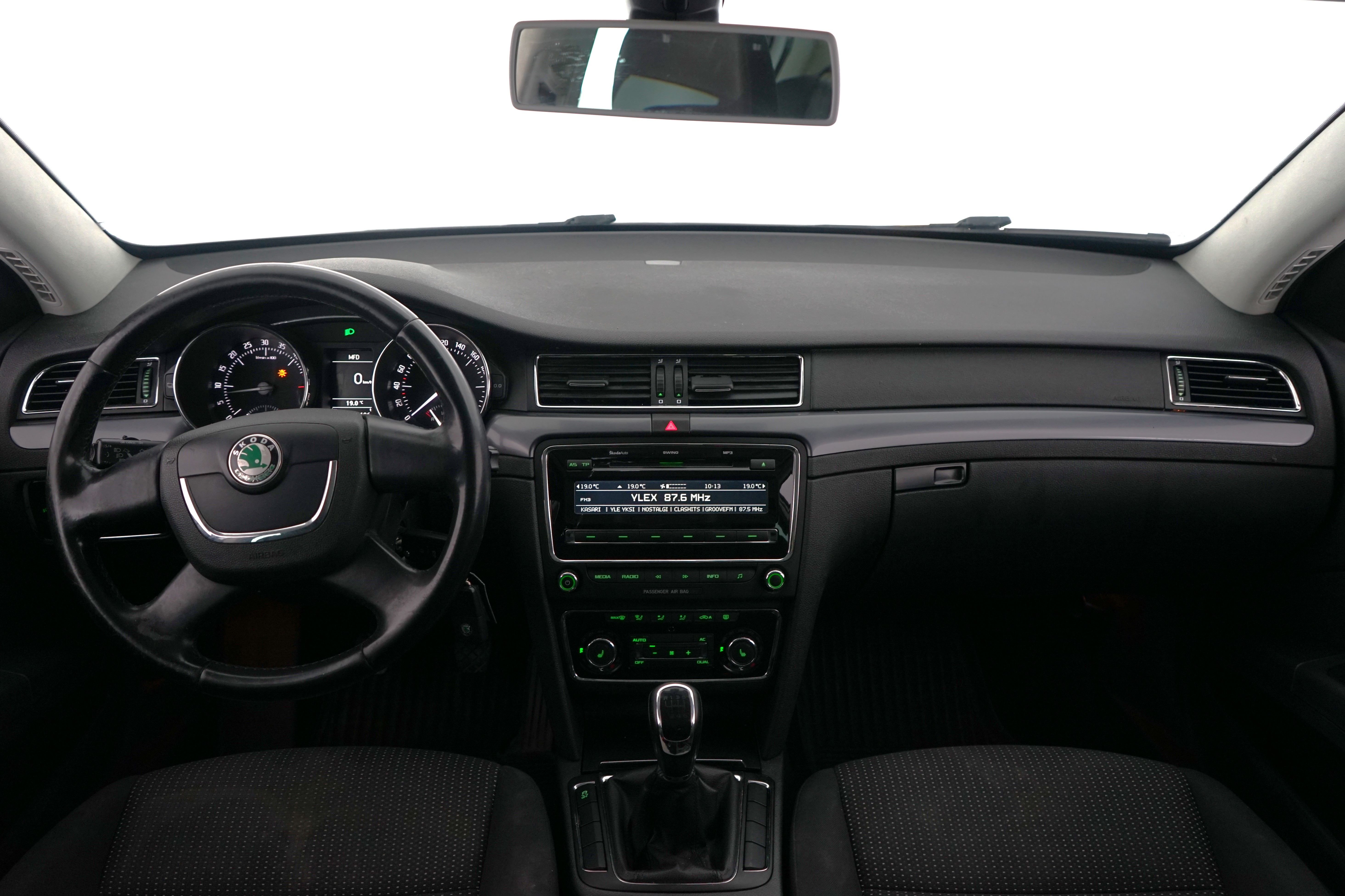 Skoda Superb 2011