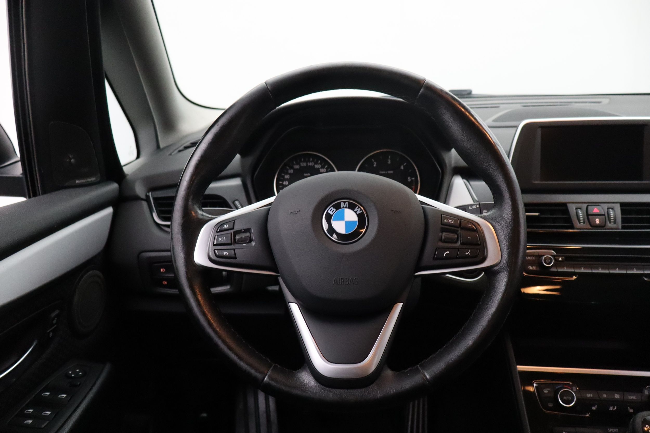 BMW 216 2016