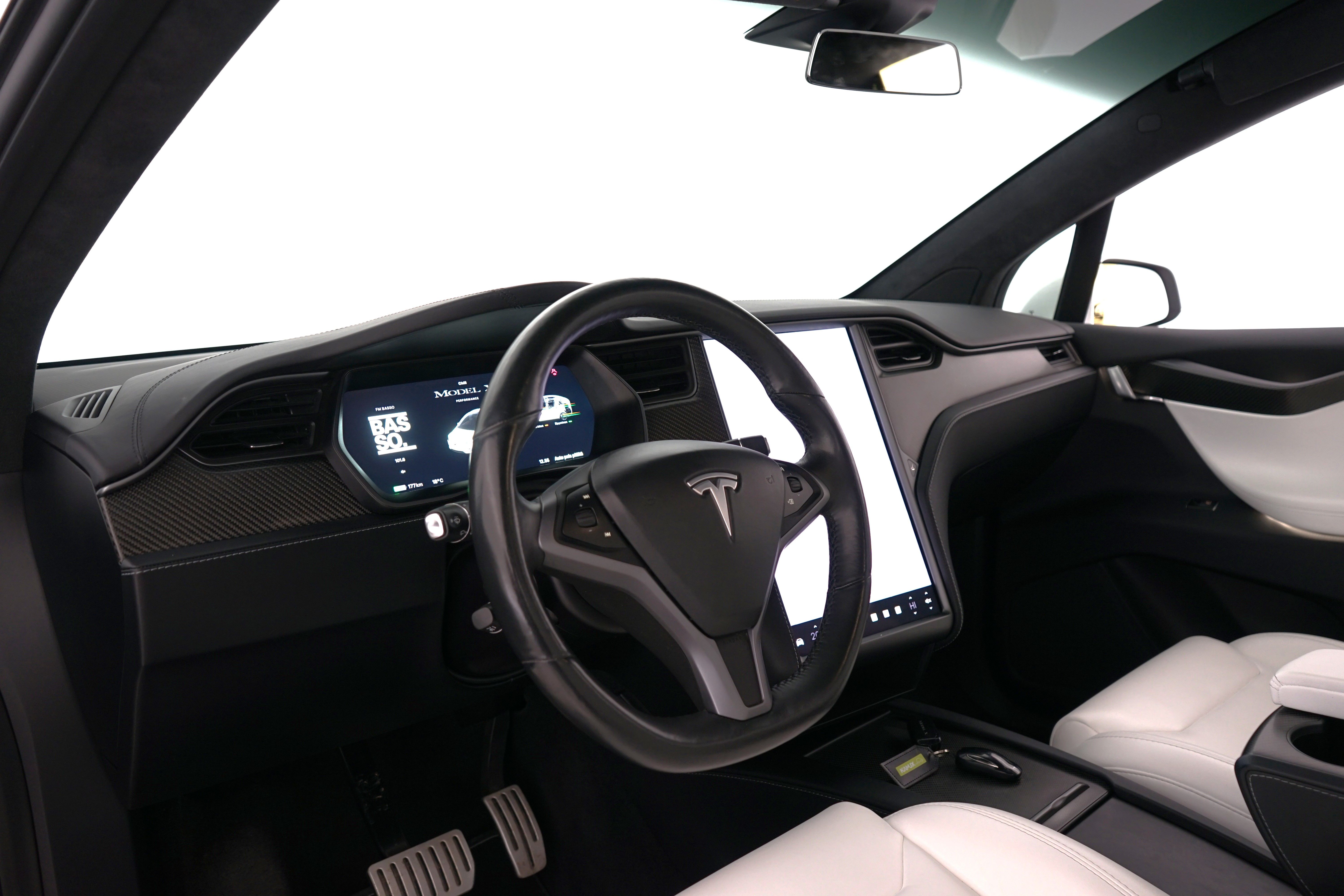 Tesla Model X 2019