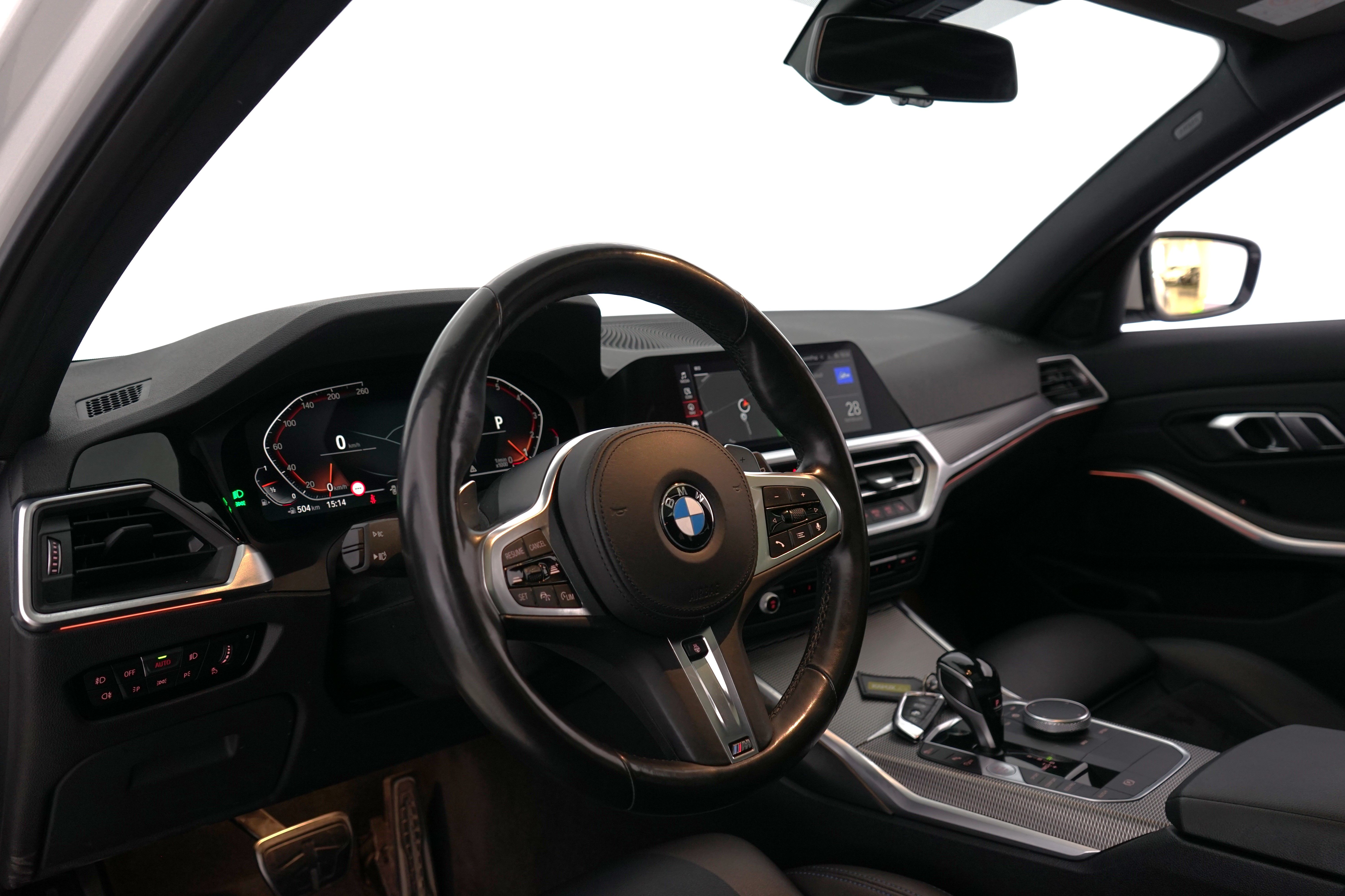 BMW 330 2019