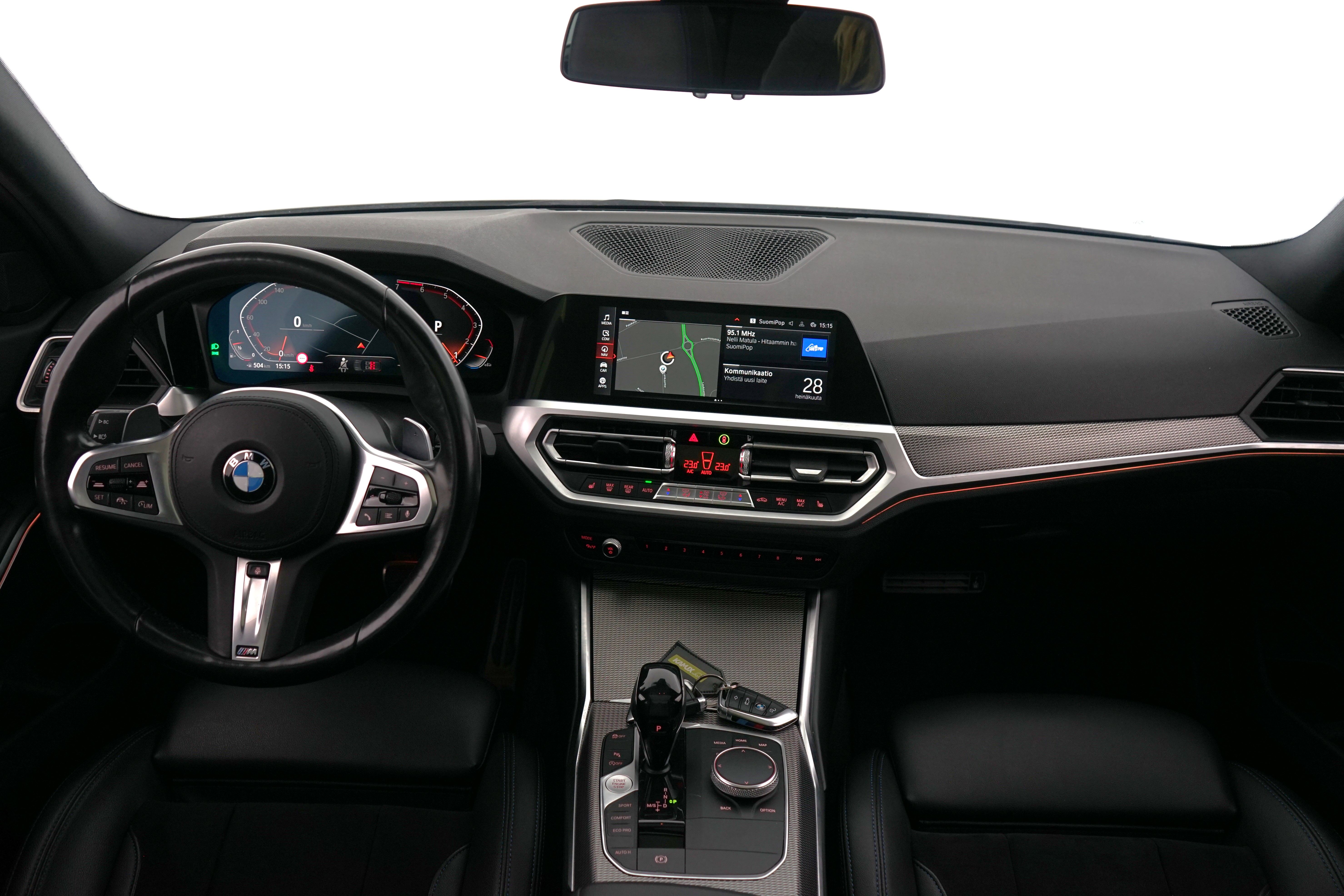 BMW 330 2019
