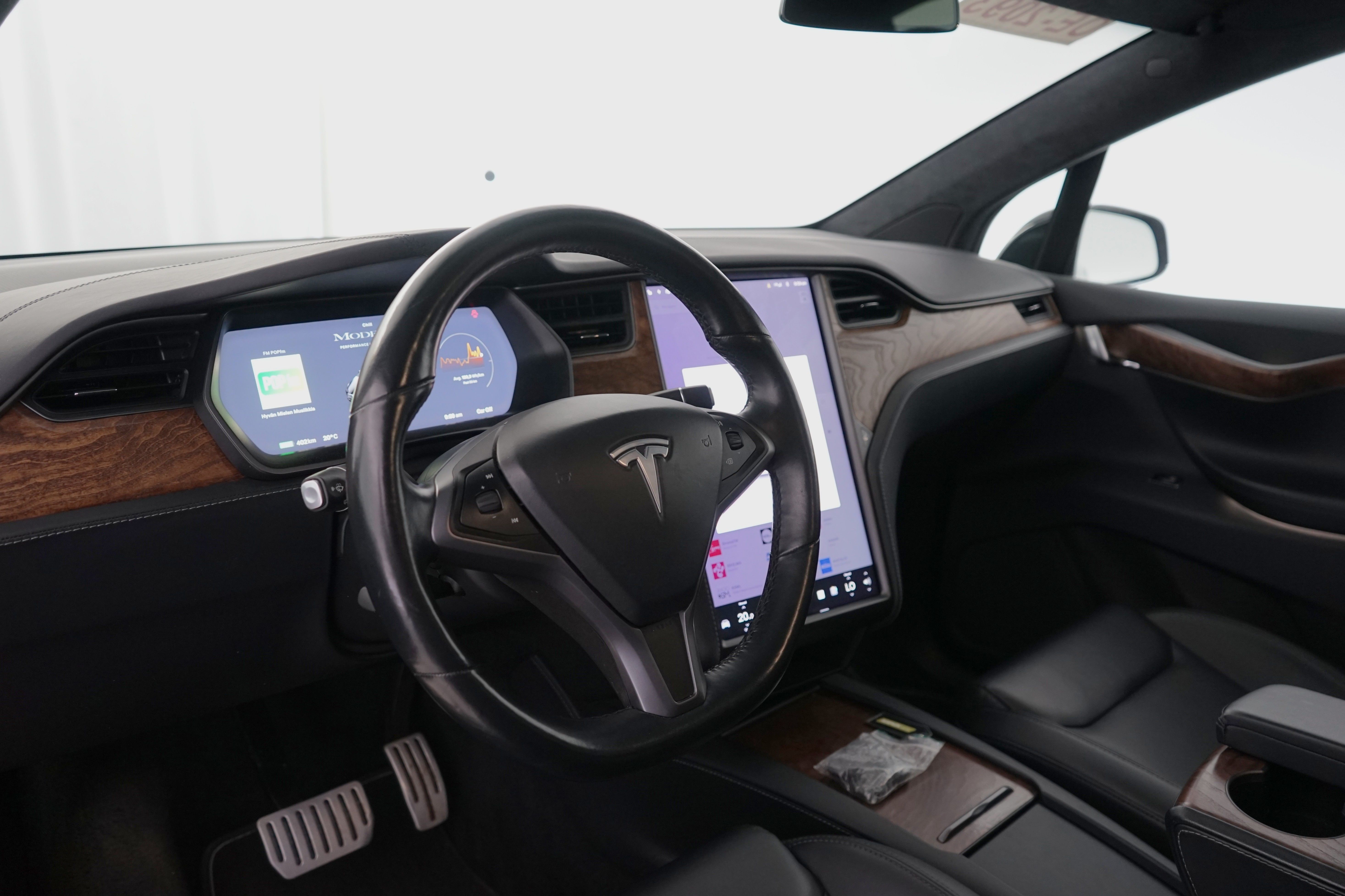 Tesla Model X 2020