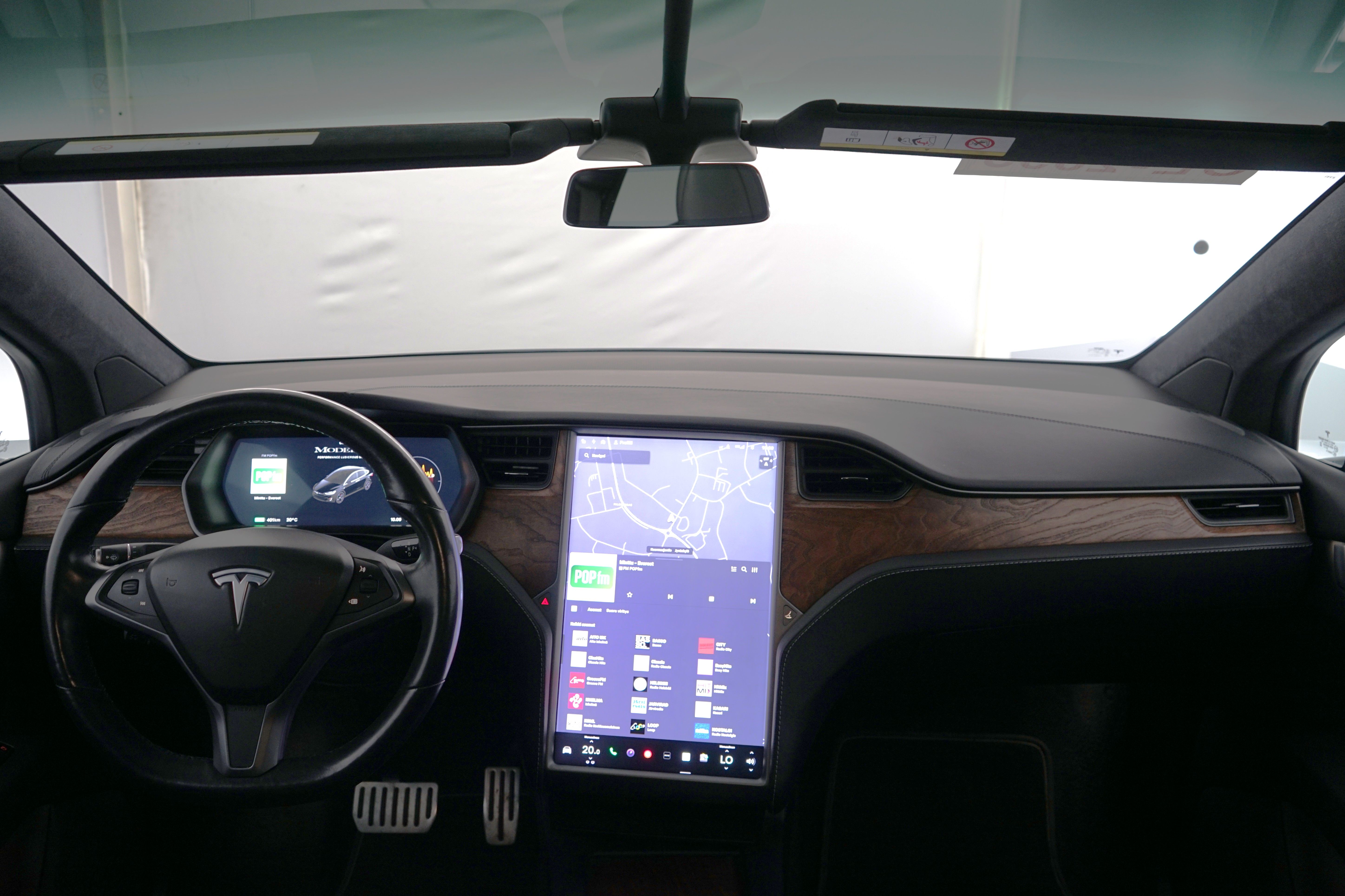 Tesla Model X 2020