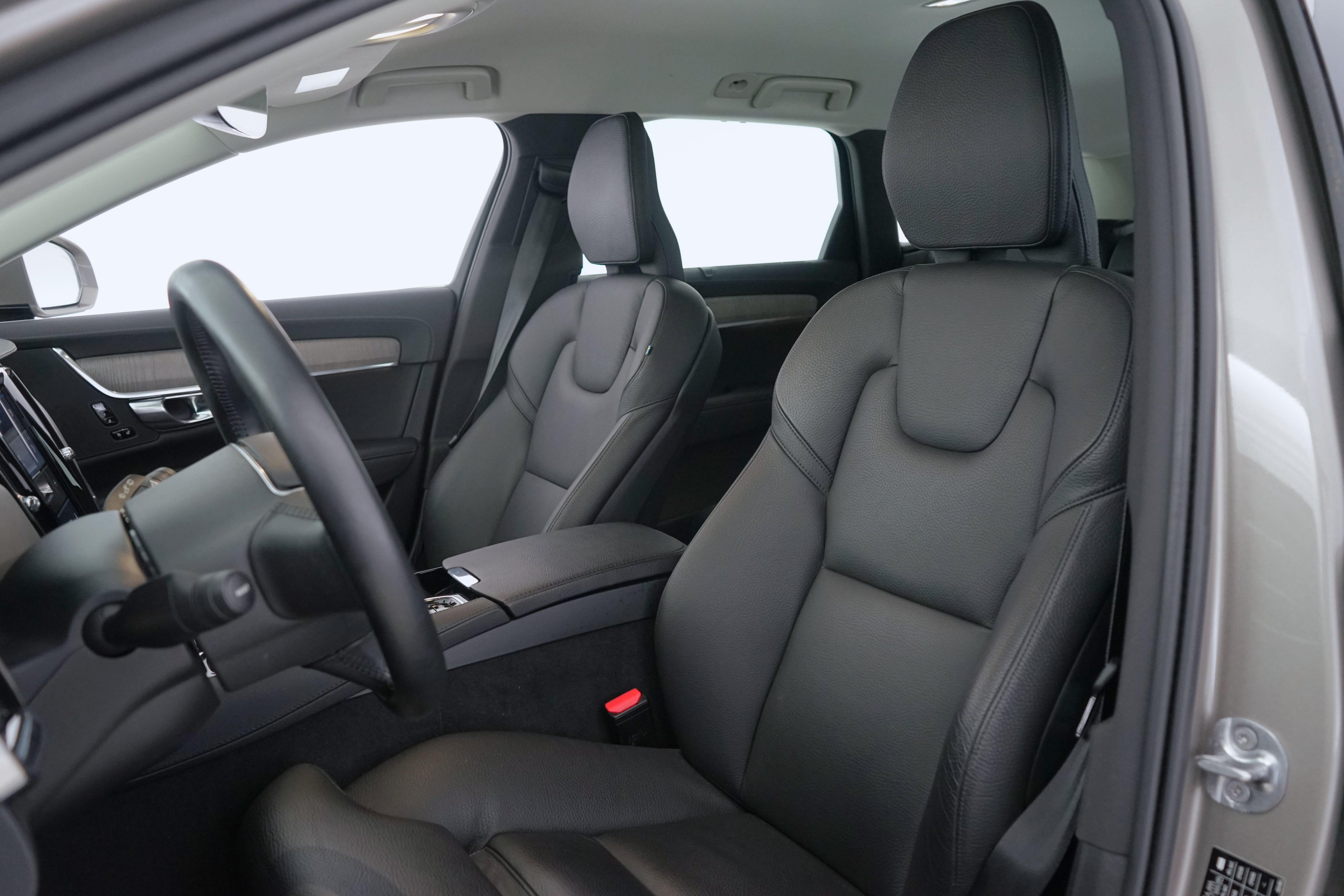 Volvo V90 2022