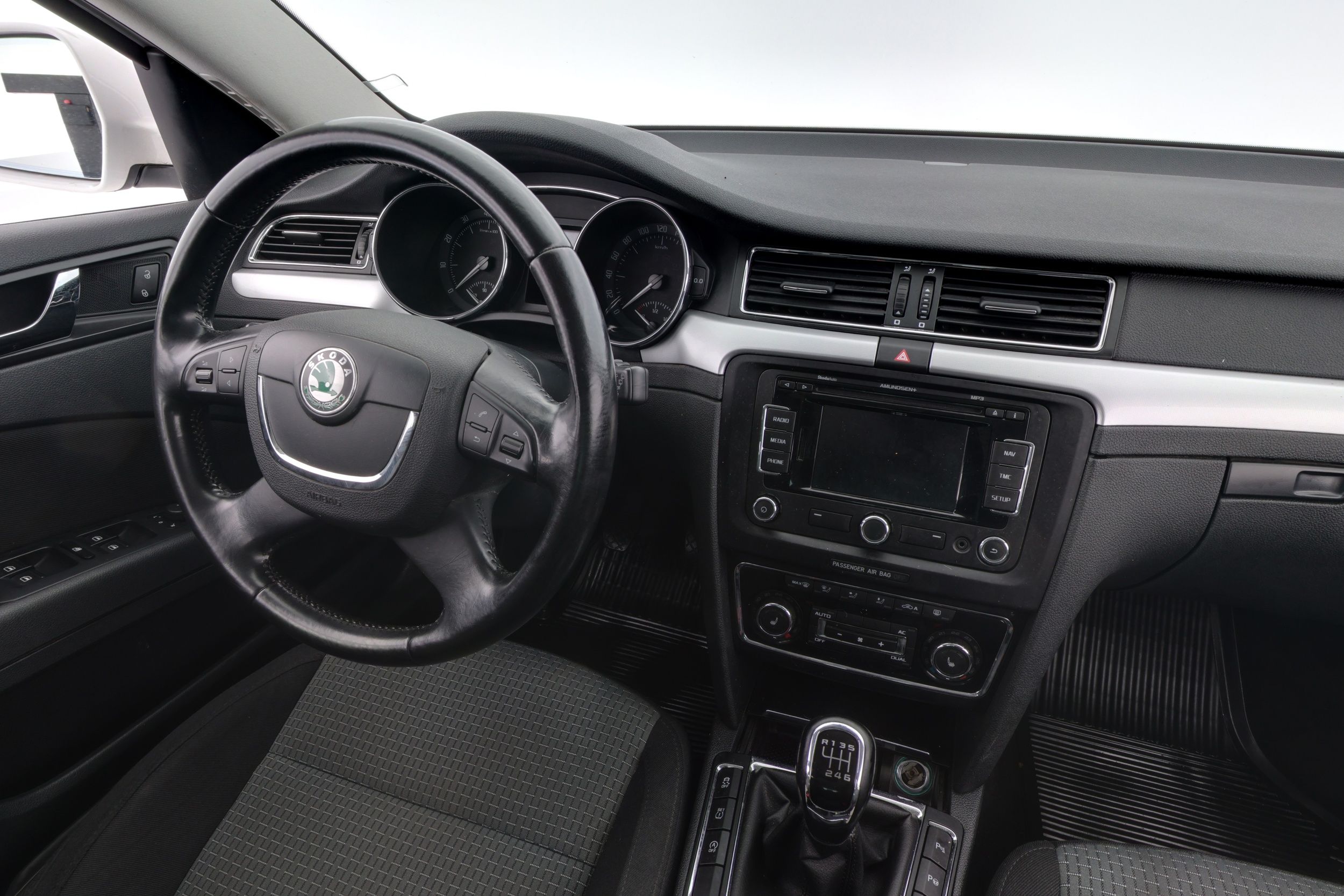 Skoda Superb 2012