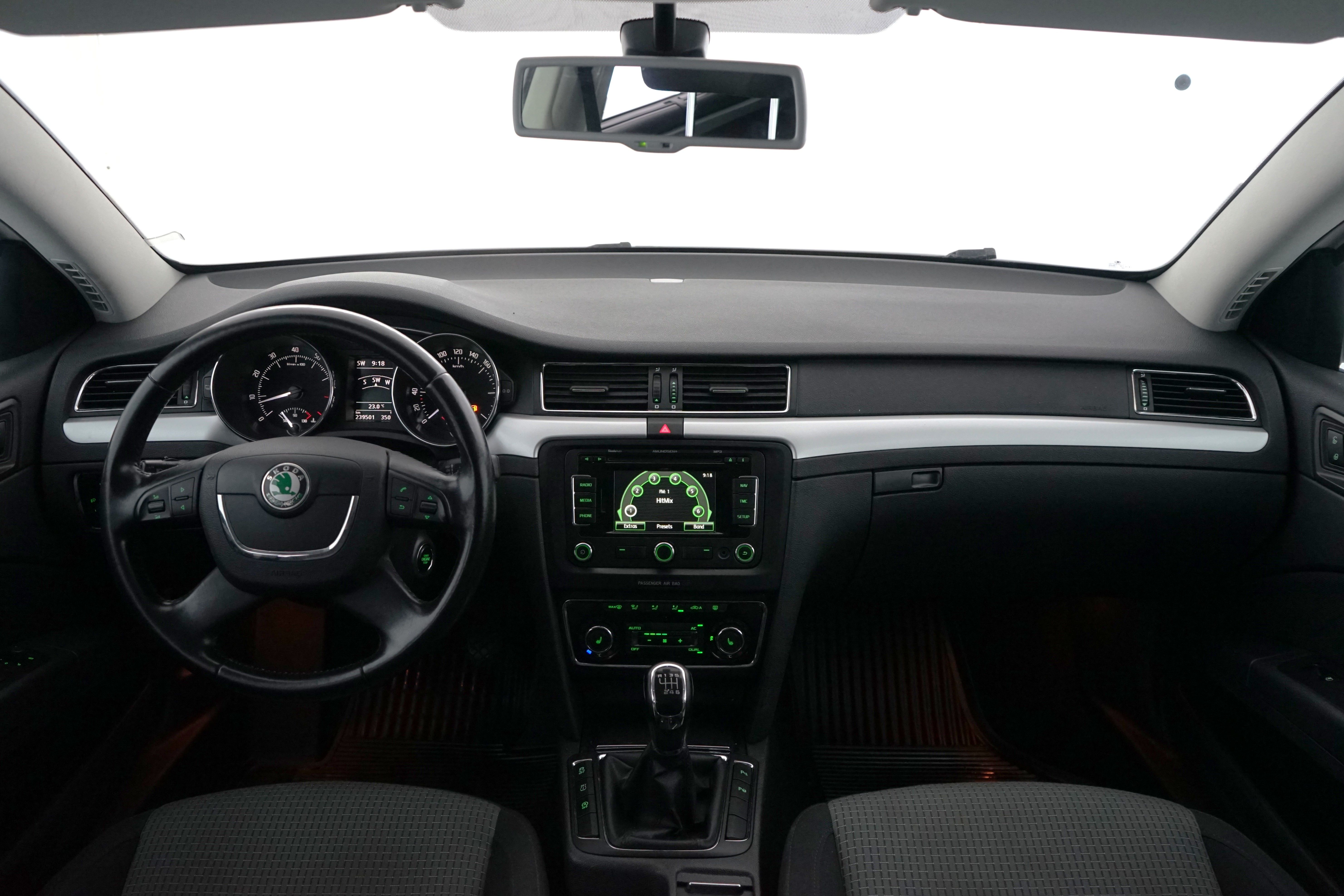 Skoda Superb 2012