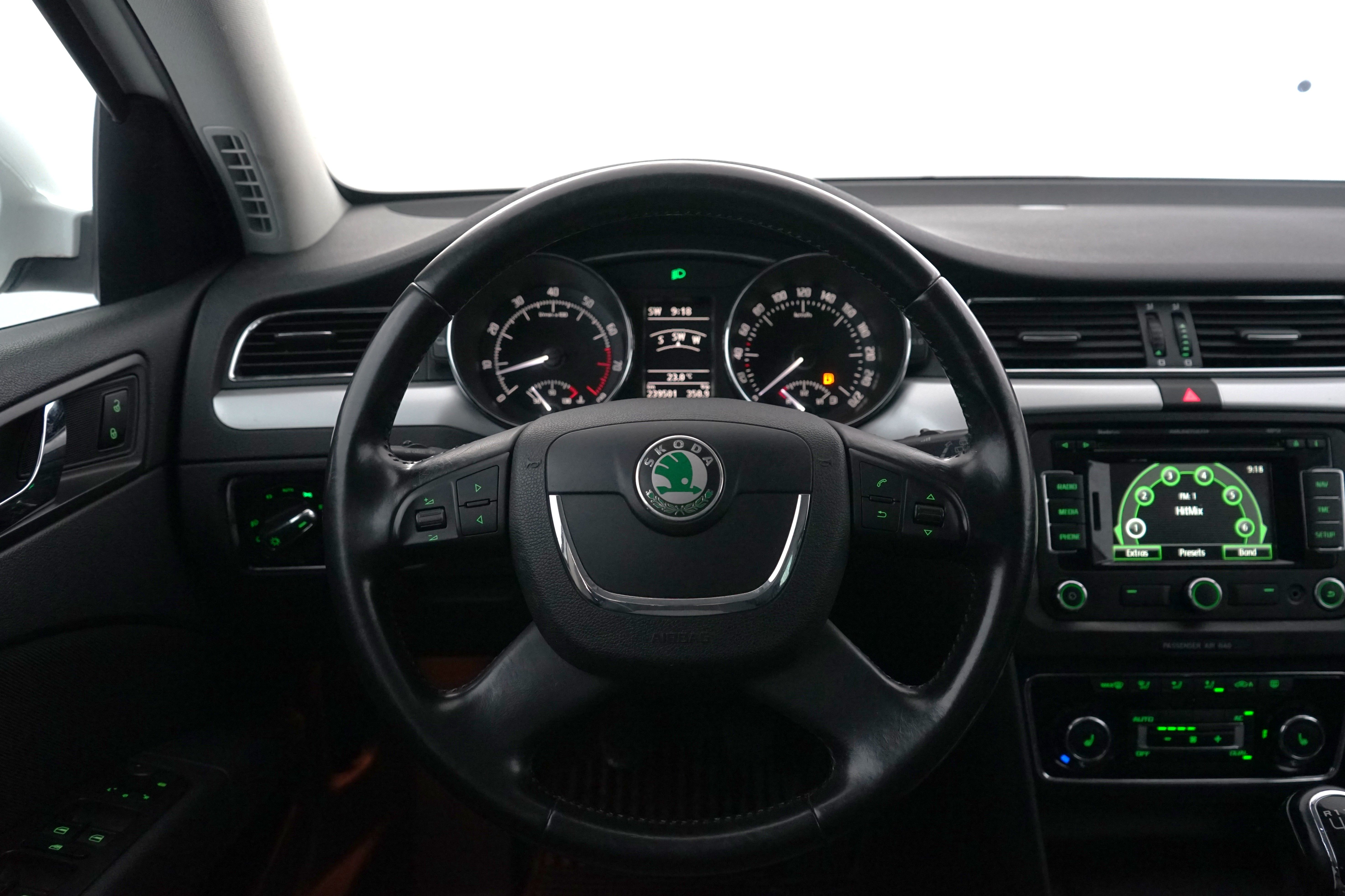 Skoda Superb 2012