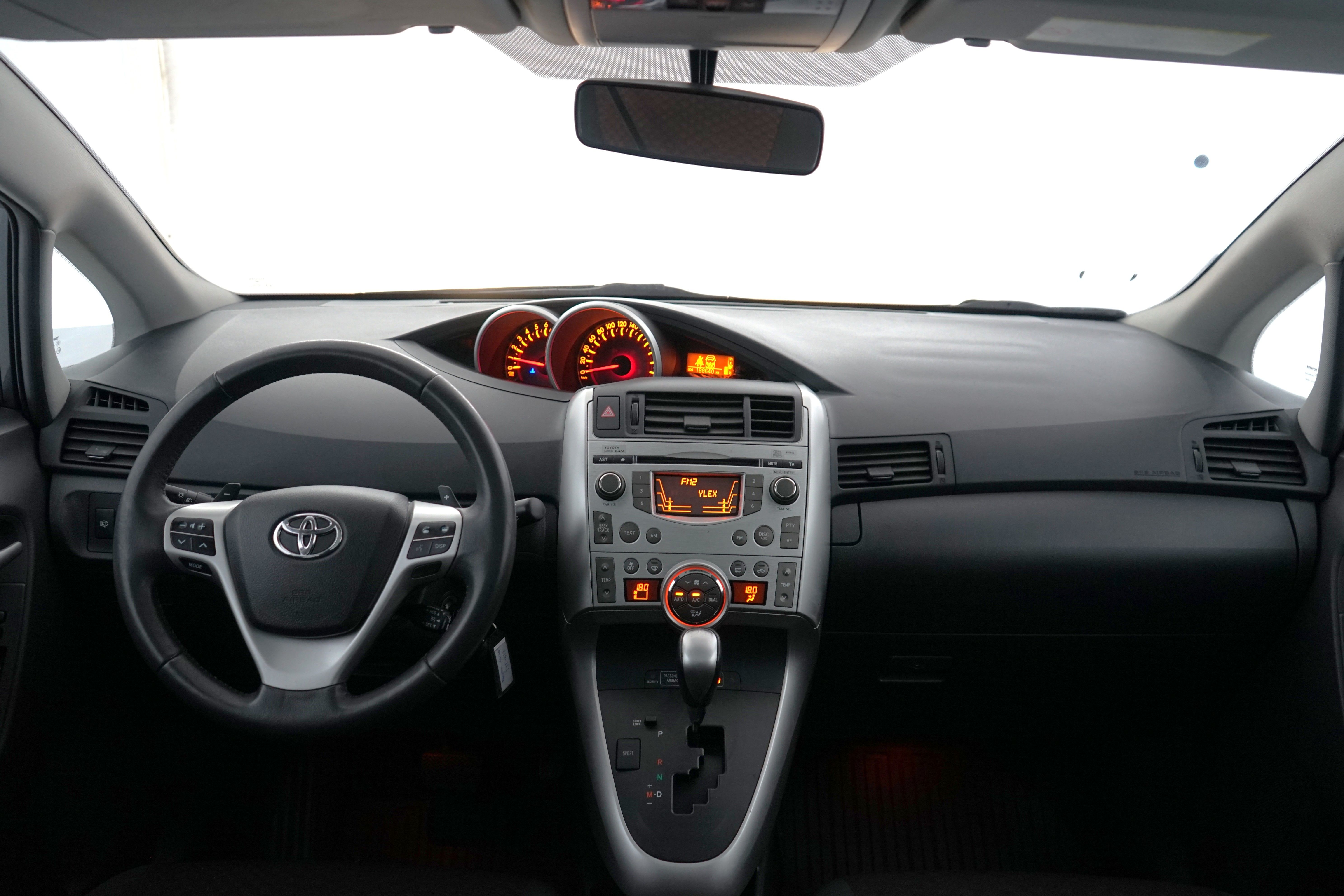 Toyota Verso 2012