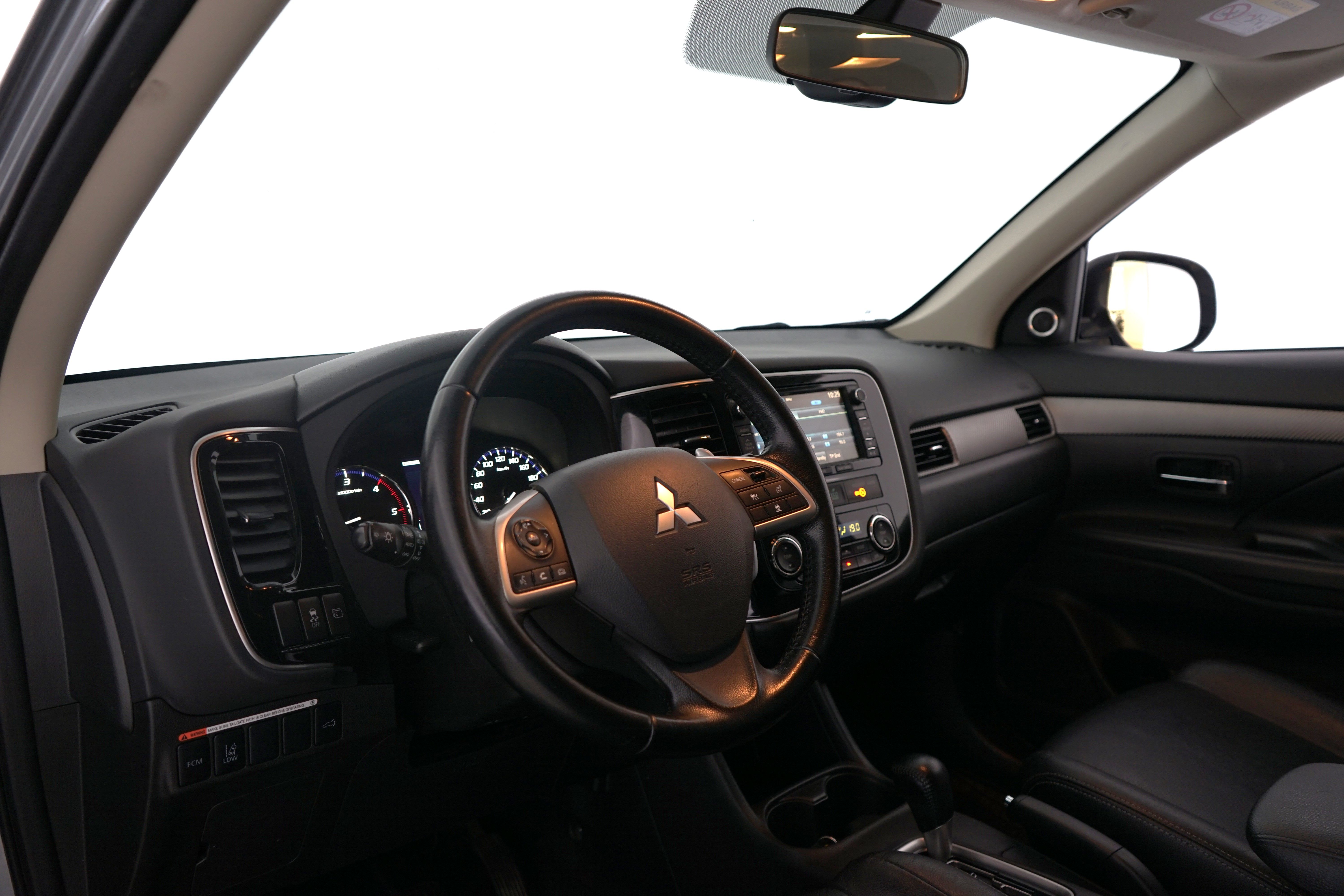 Mitsubishi Outlander 2015