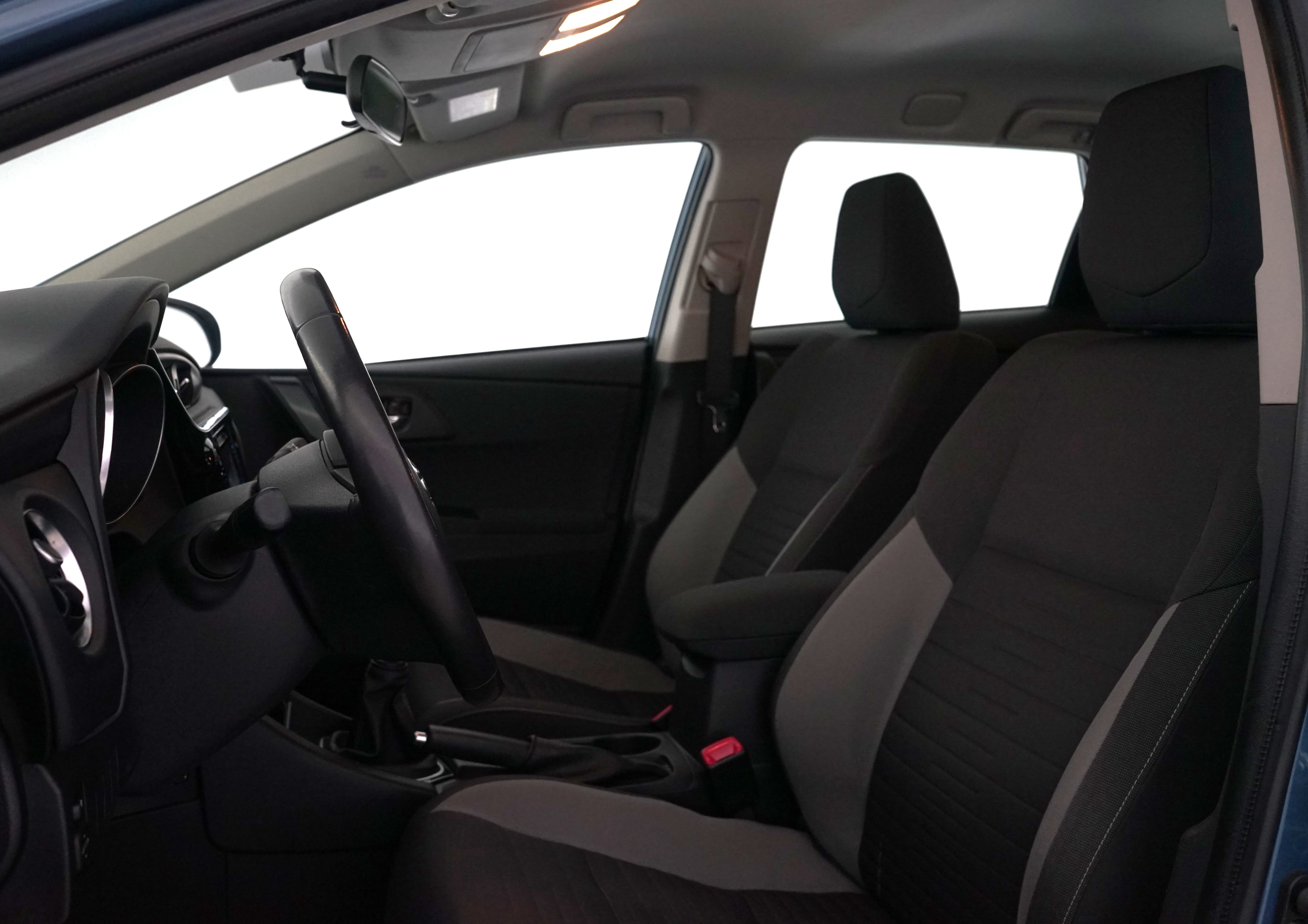 Toyota Auris 2015