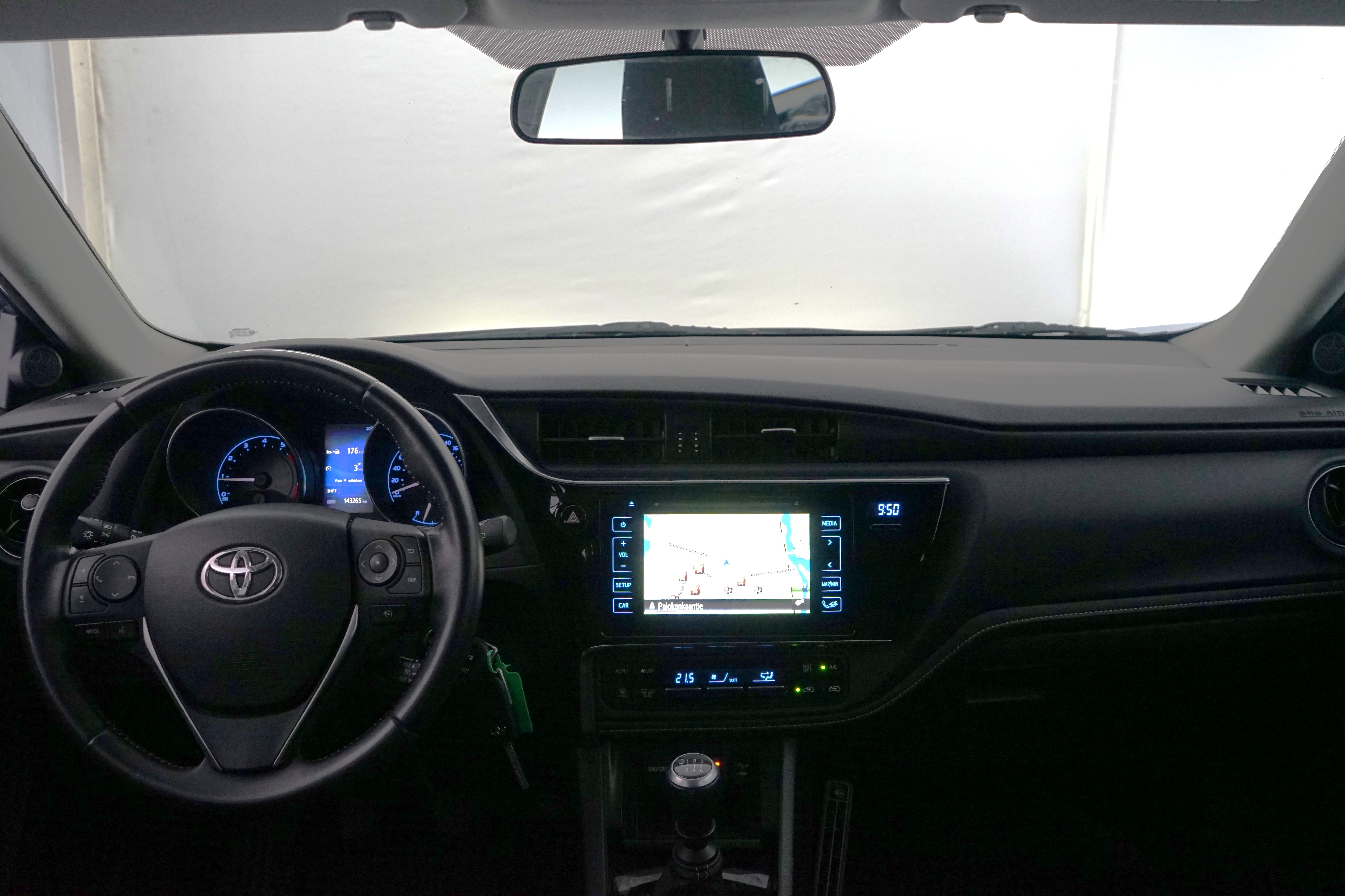 Toyota Auris 2015