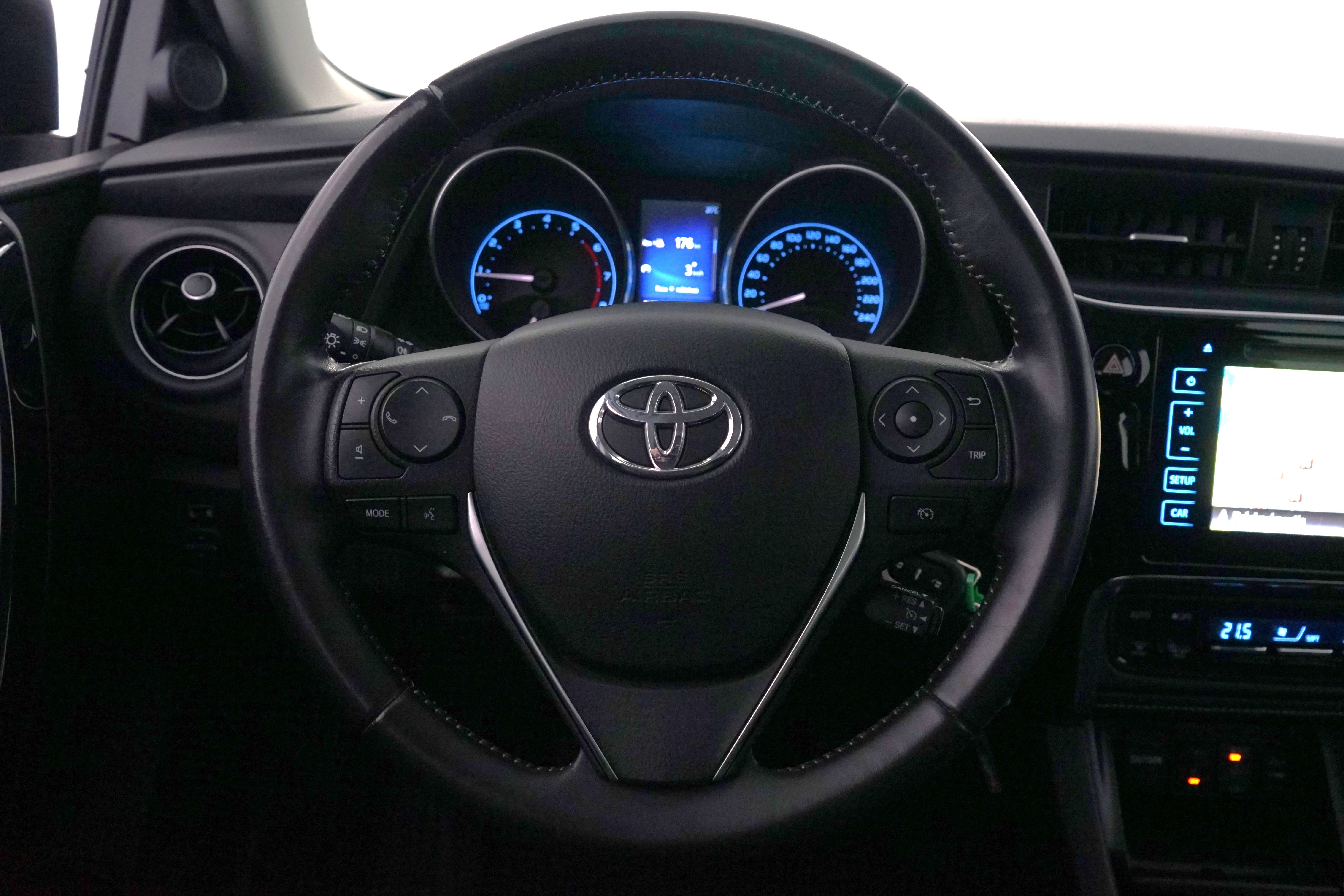 Toyota Auris 2015