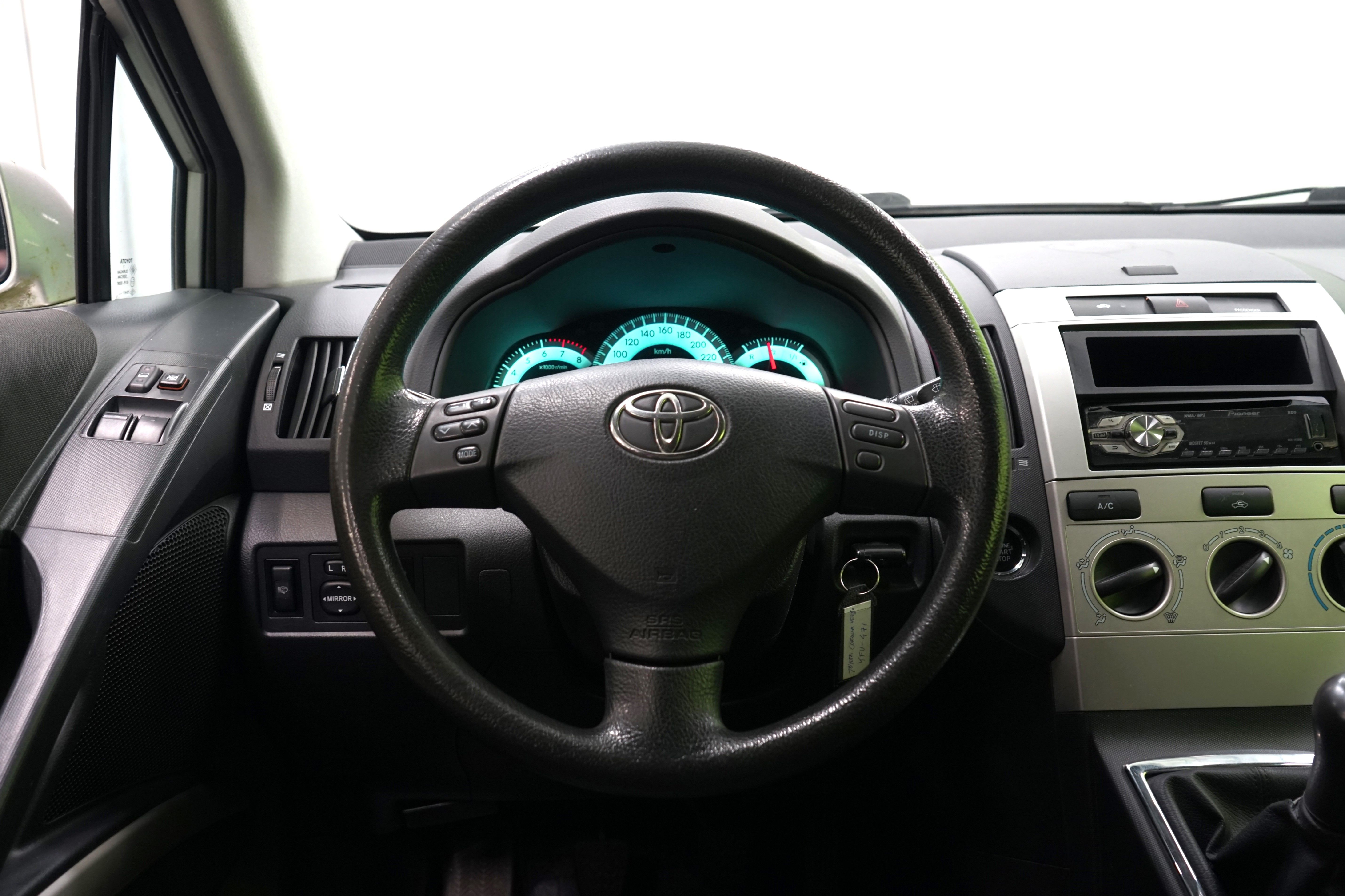 Toyota Corolla Verso 2005