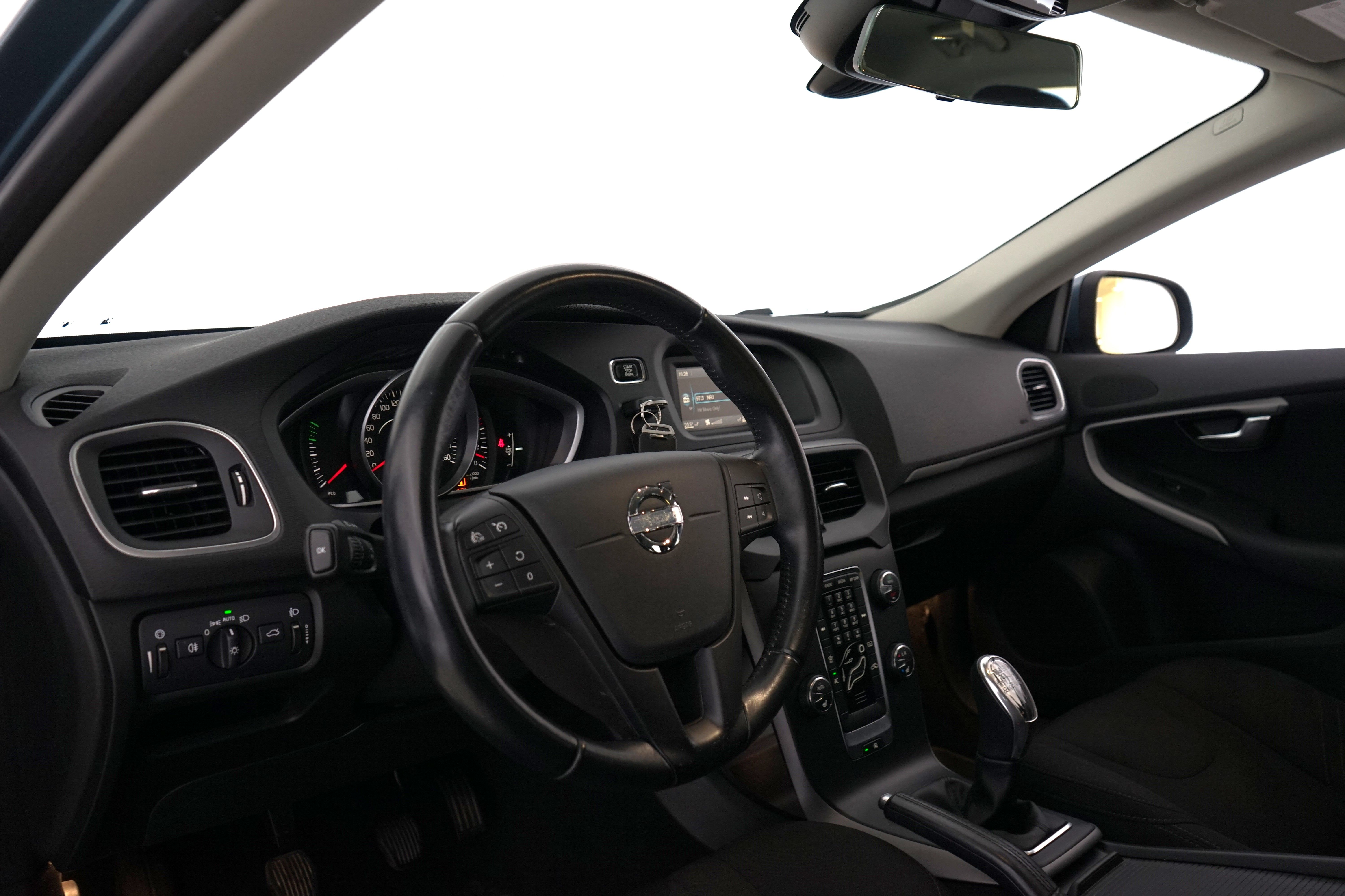 Volvo V40 2013