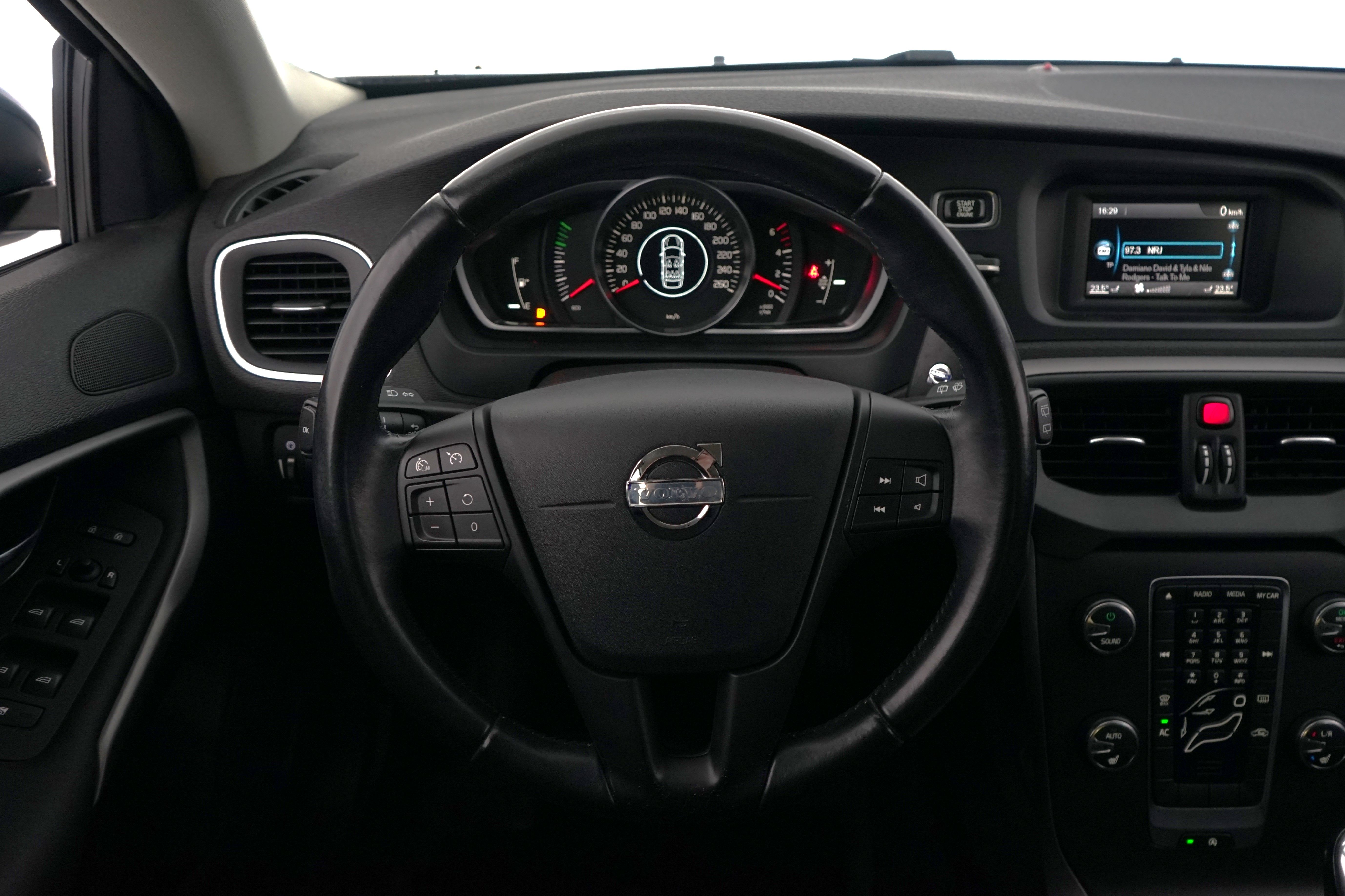 Volvo V40 2013