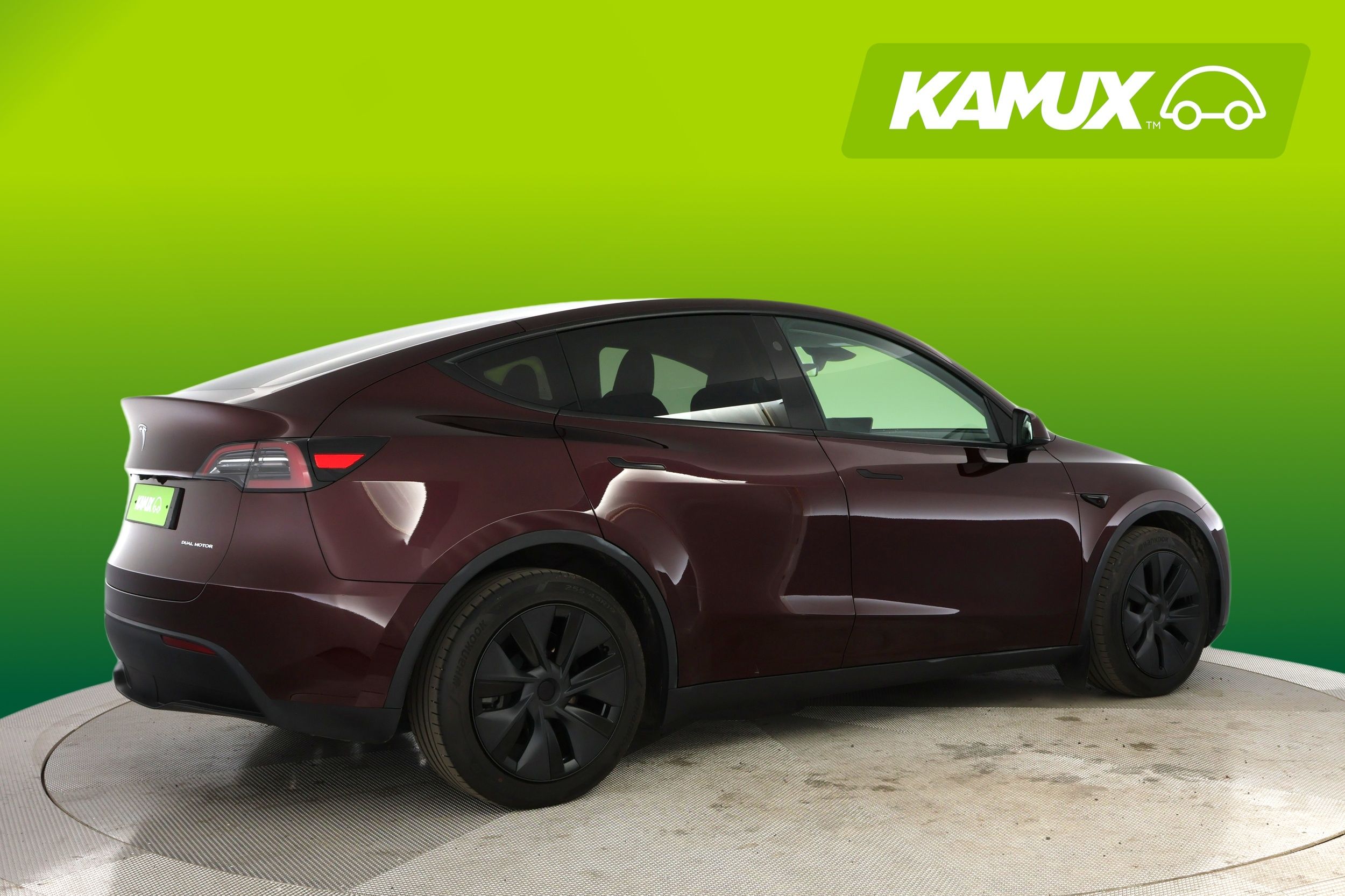 Tesla Model Y 2025