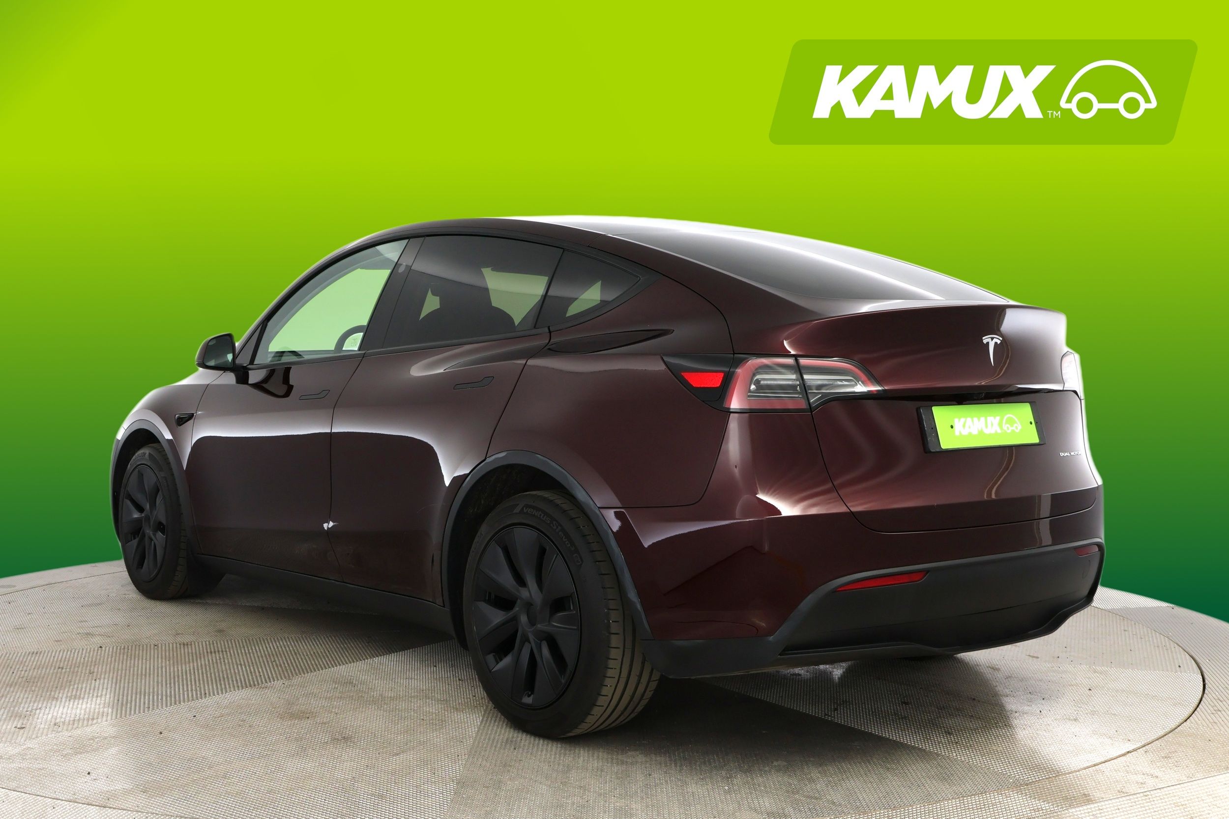 Tesla Model Y 2025