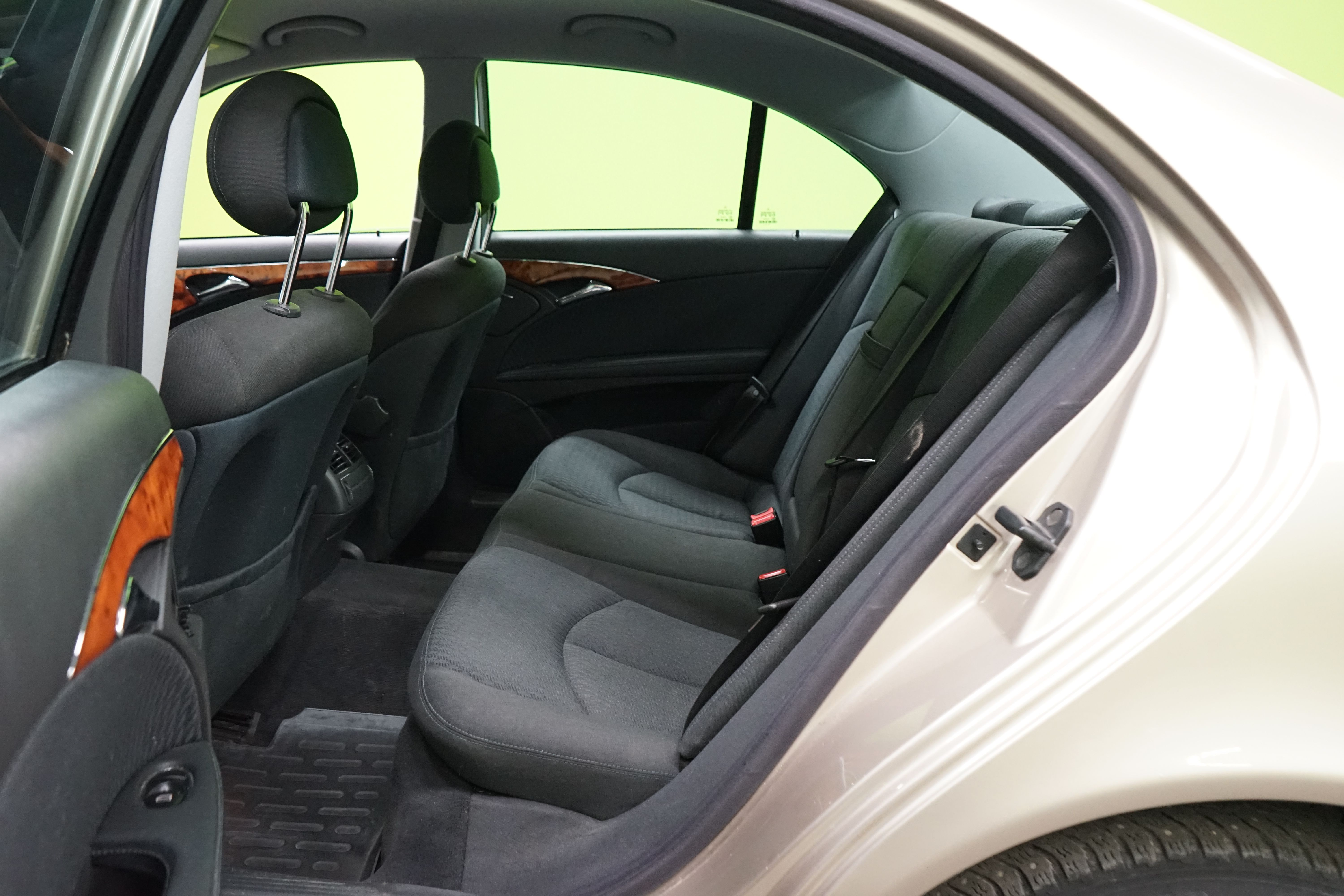 Mercedes-Benz E 2003