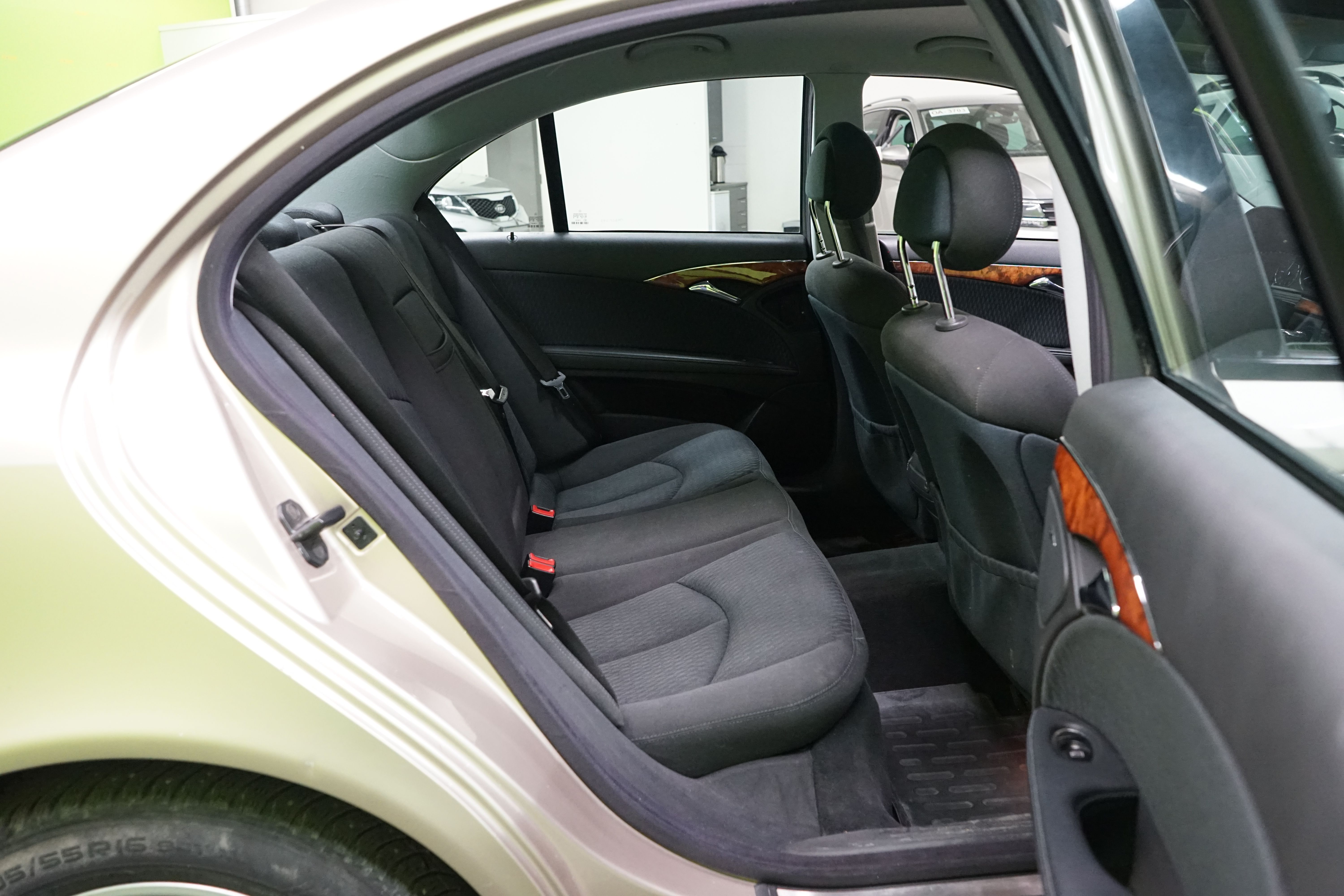 Mercedes-Benz E 2003