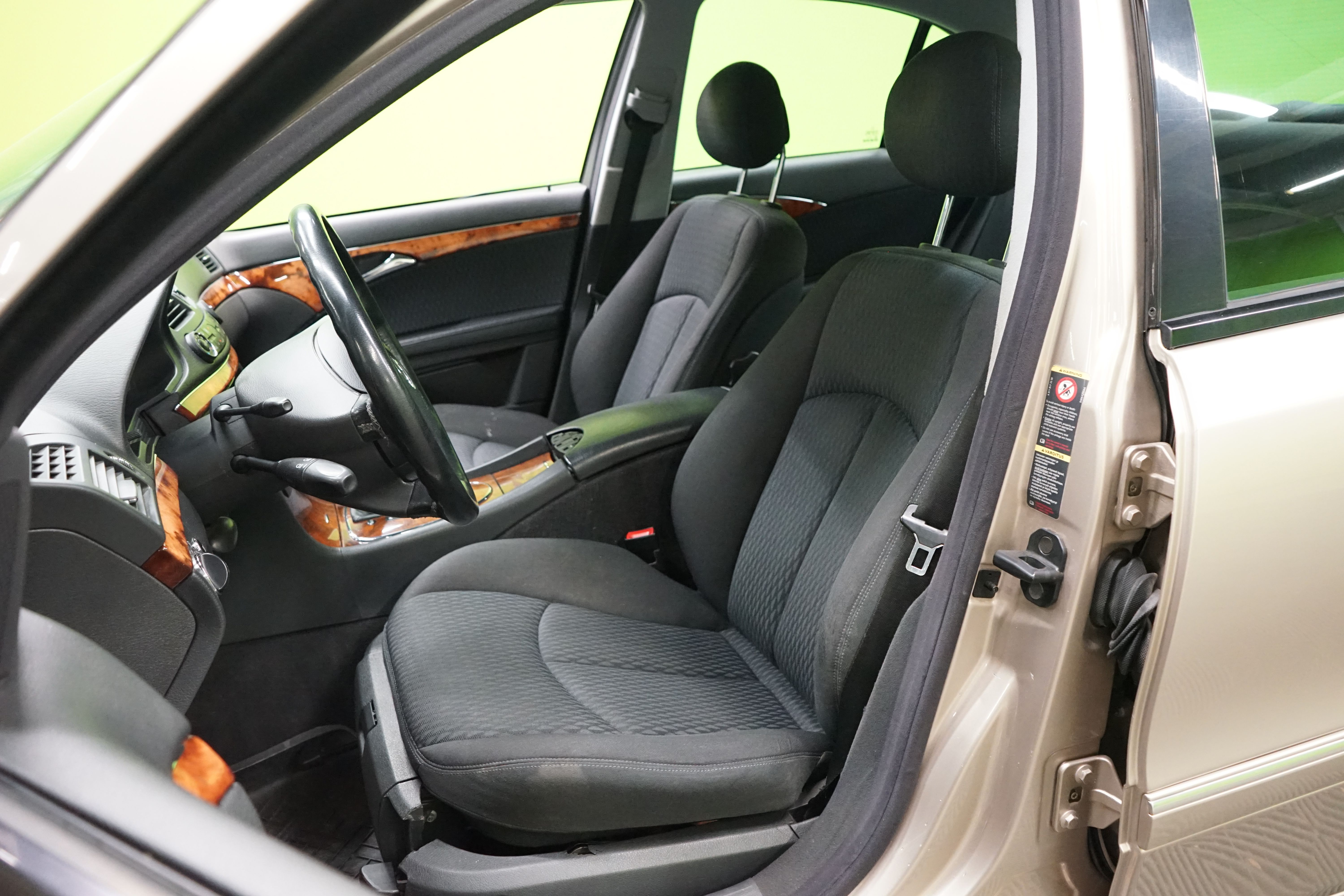 Mercedes-Benz E 2003