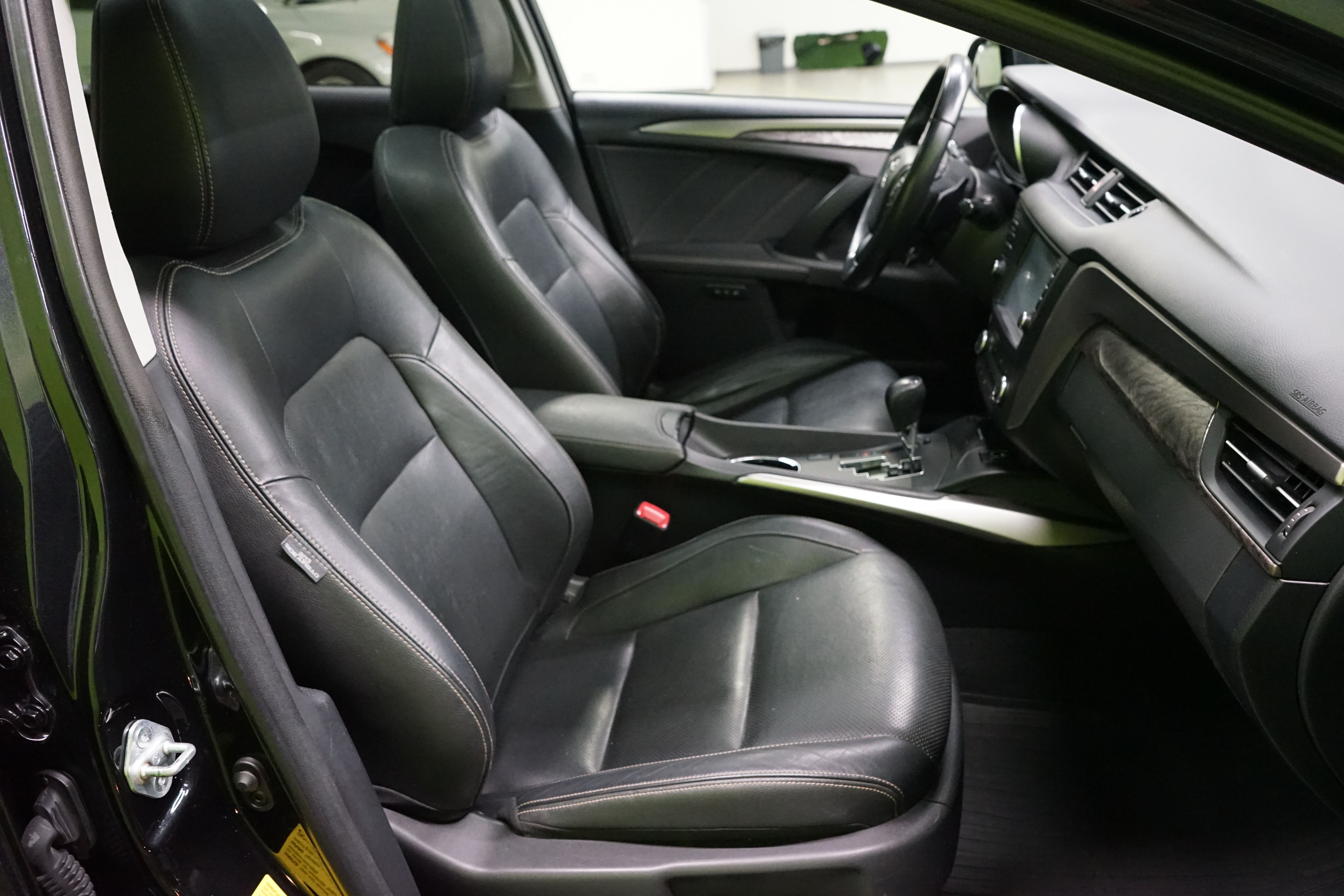Toyota Avensis 2015