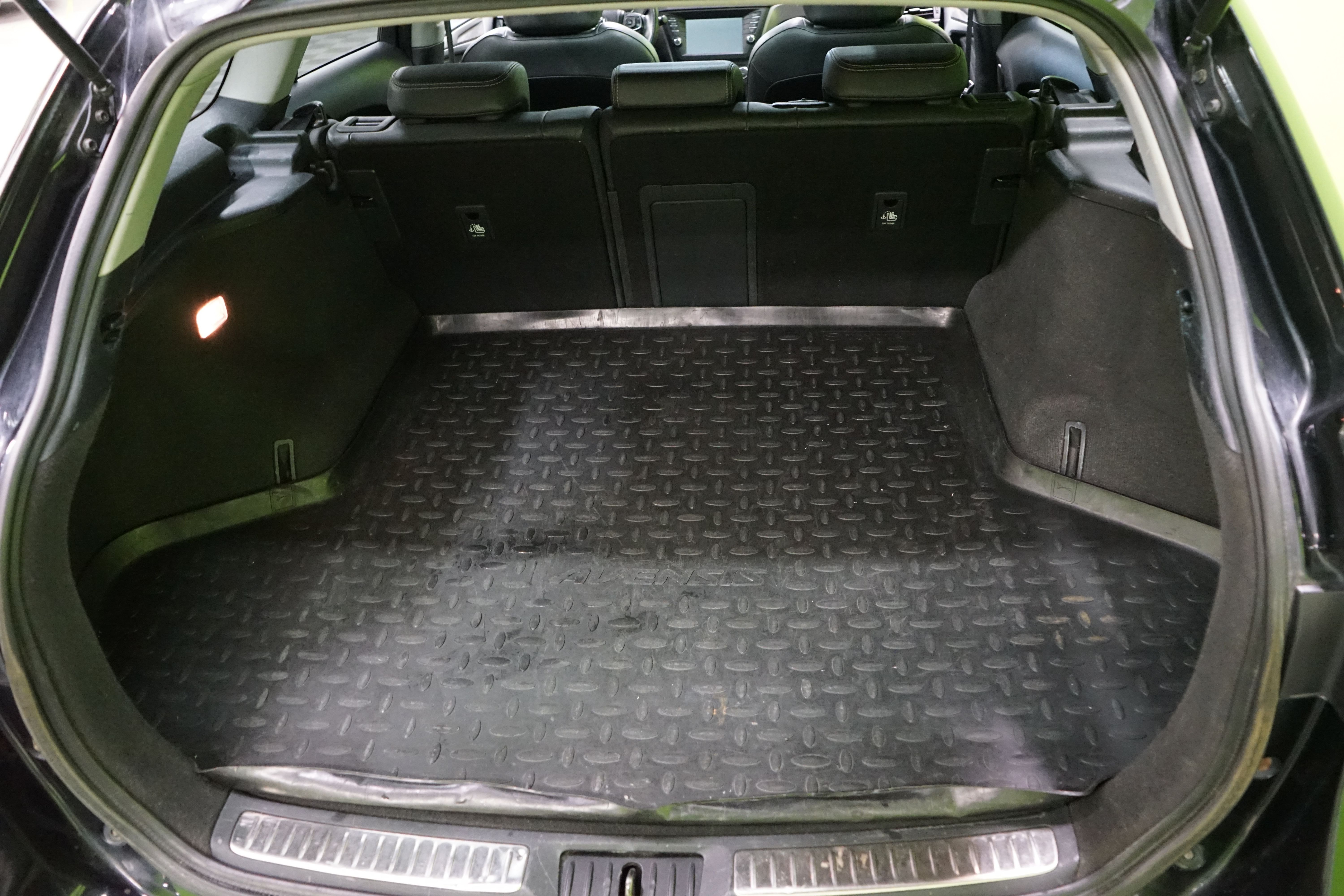 Toyota Avensis 2015