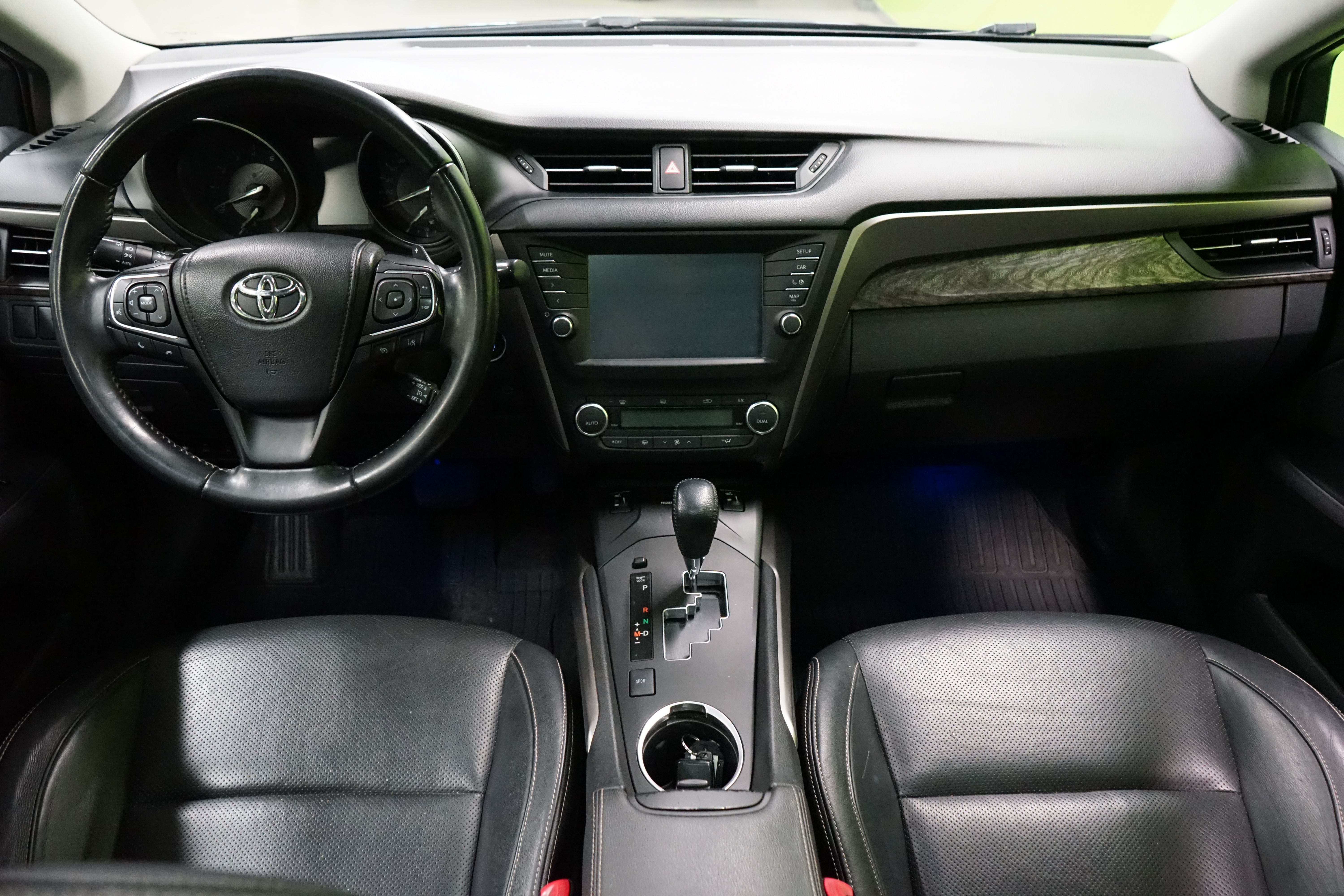 Toyota Avensis 2015