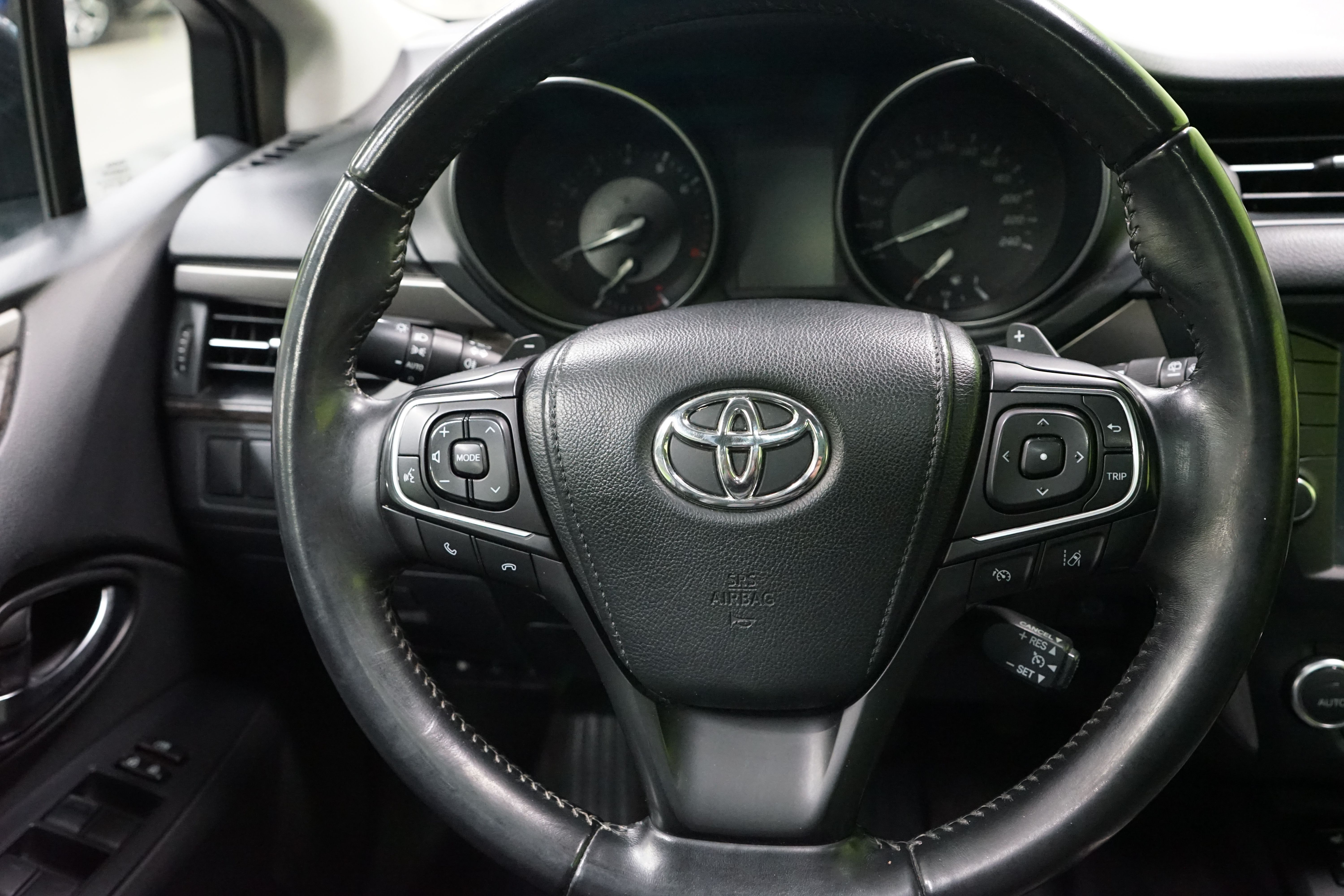 Toyota Avensis 2015