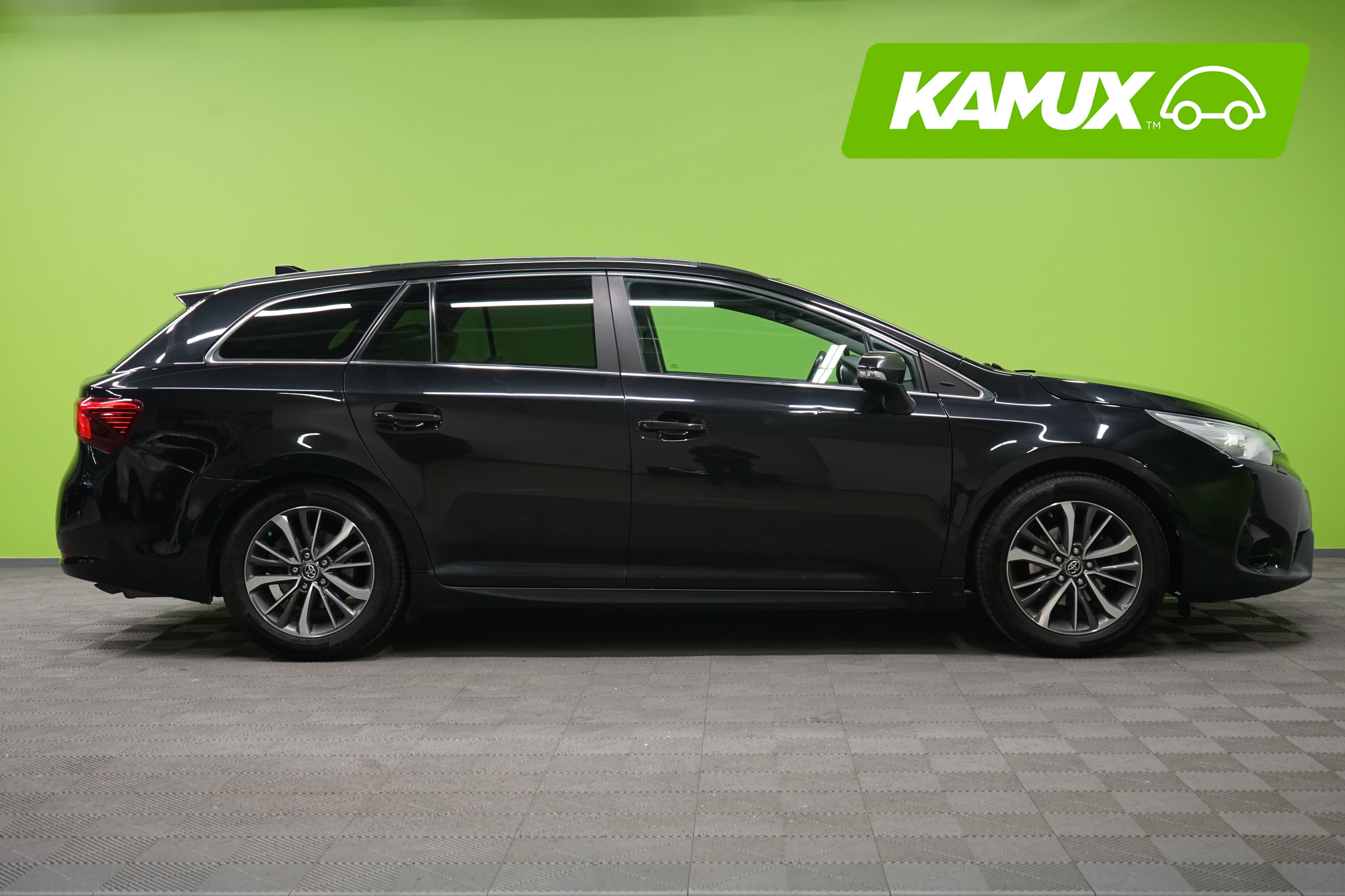 Toyota Avensis 2015
