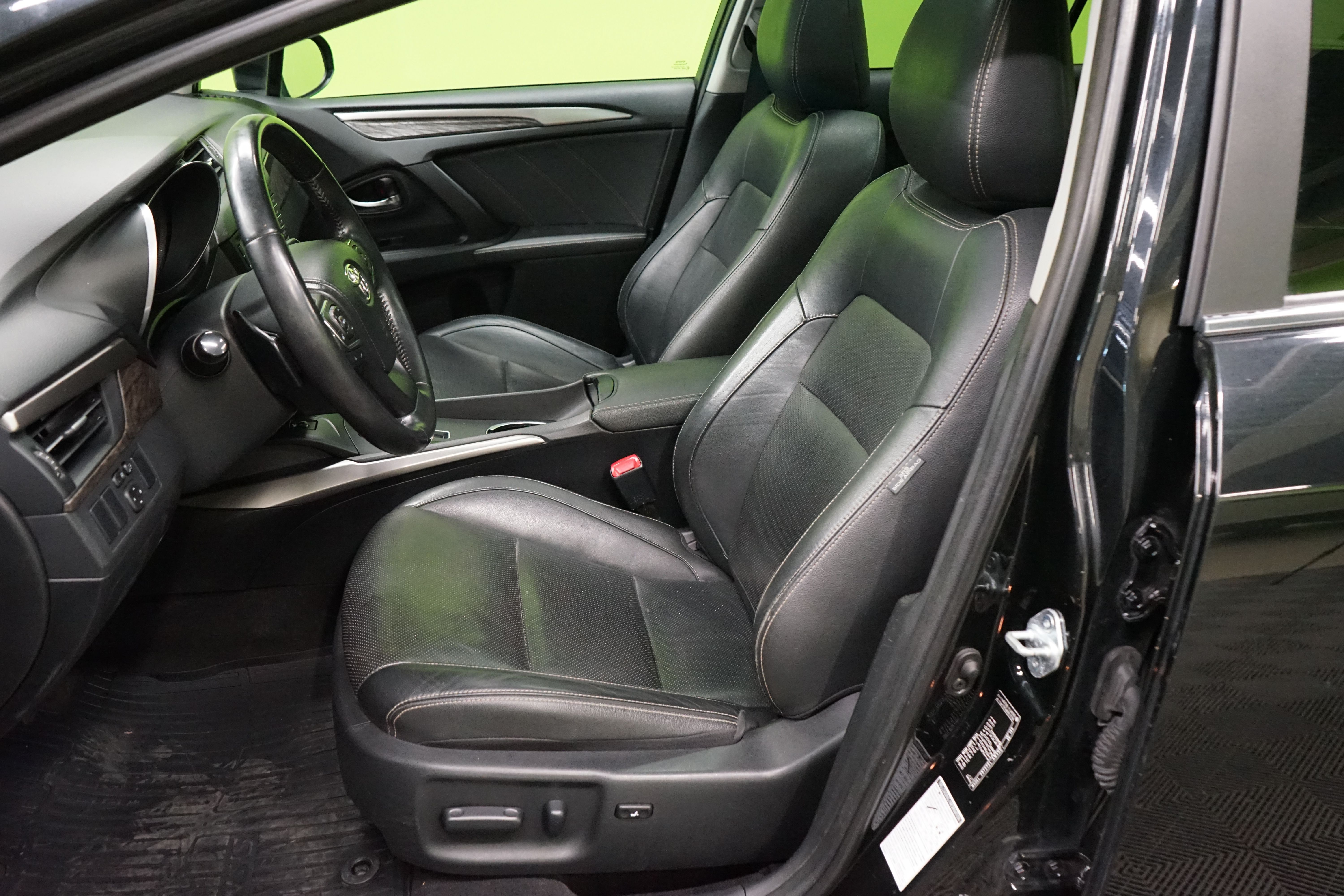 Toyota Avensis 2015