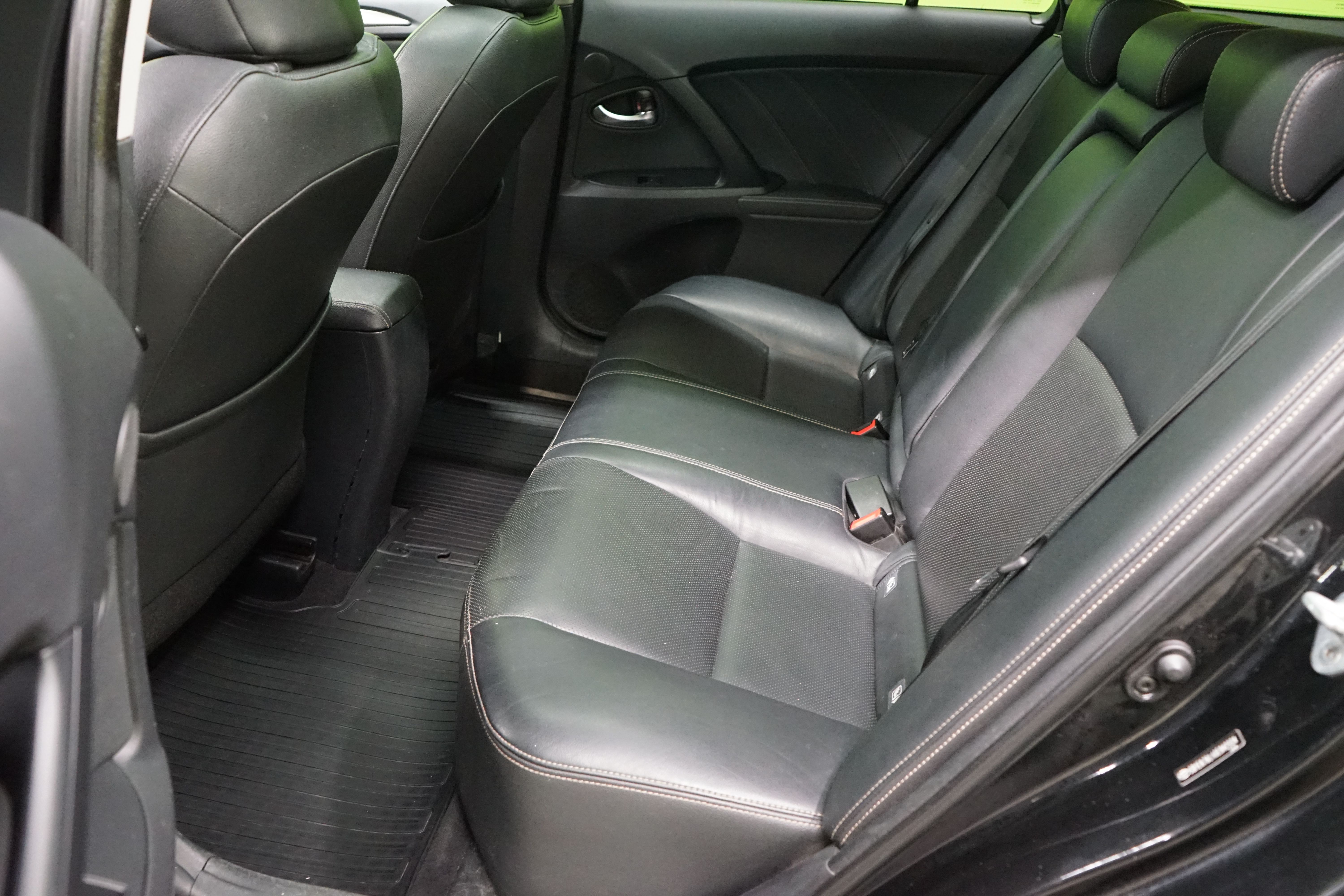 Toyota Avensis 2015