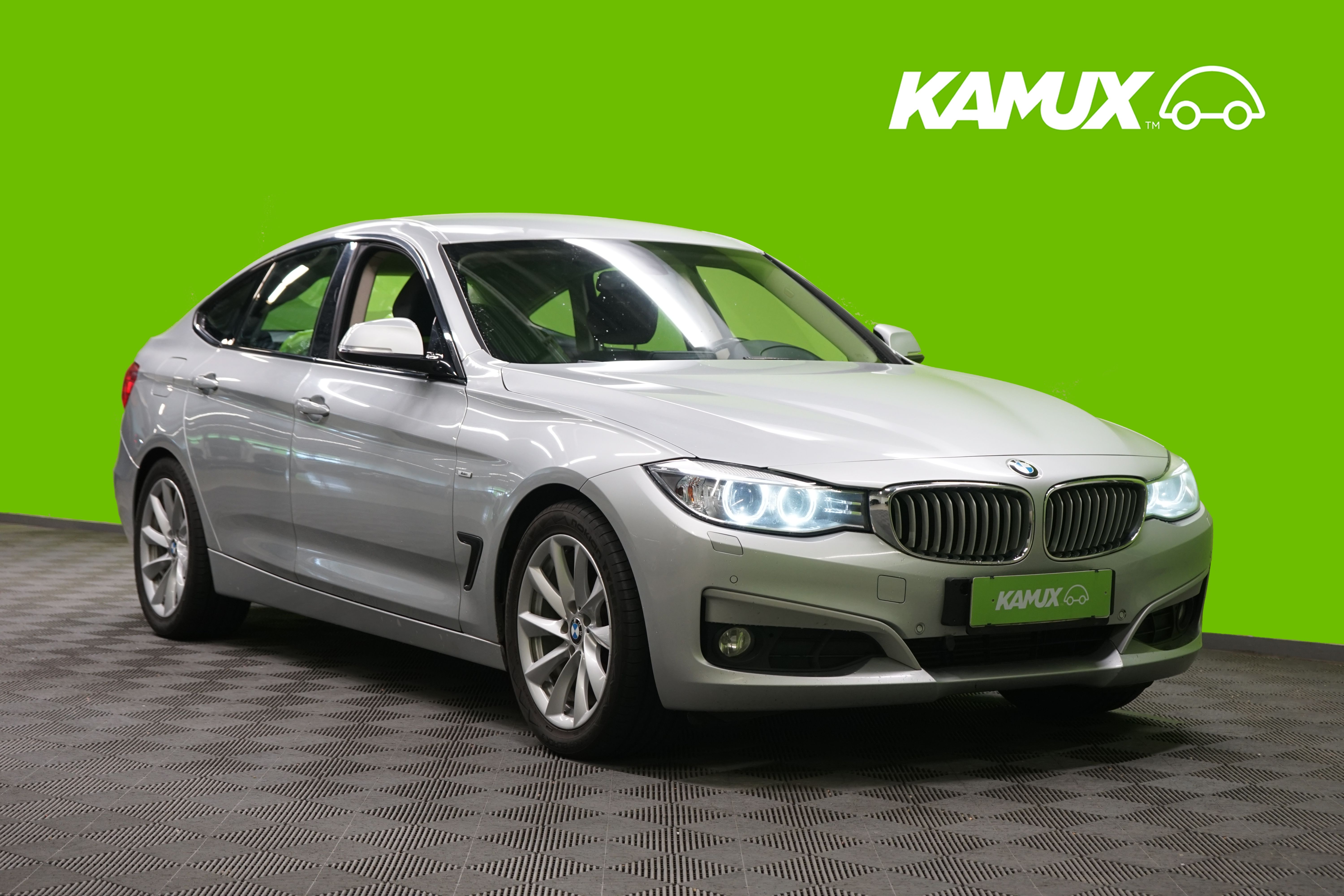 BMW 318 Gran Turismo 2013