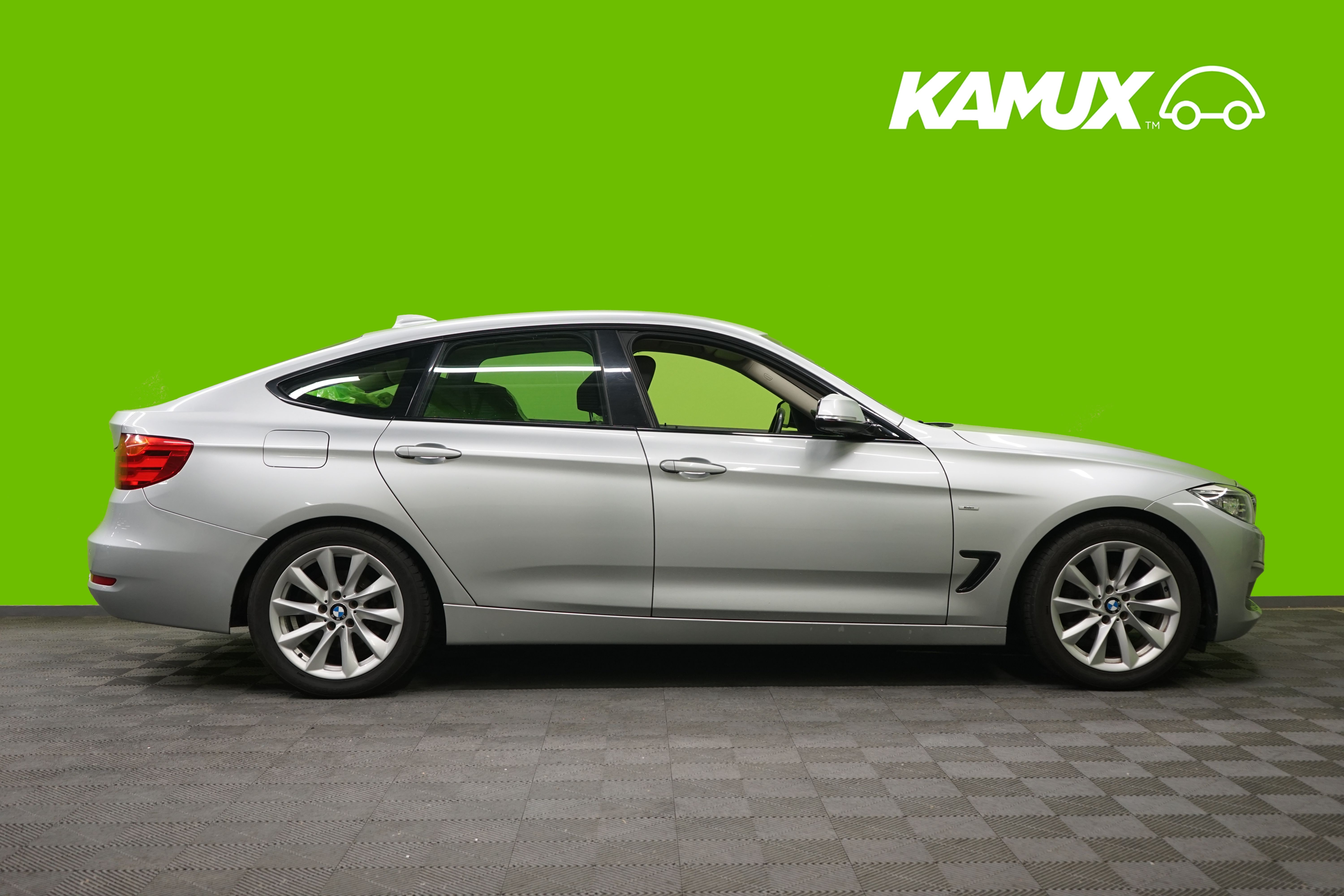 BMW 318 Gran Turismo 2013