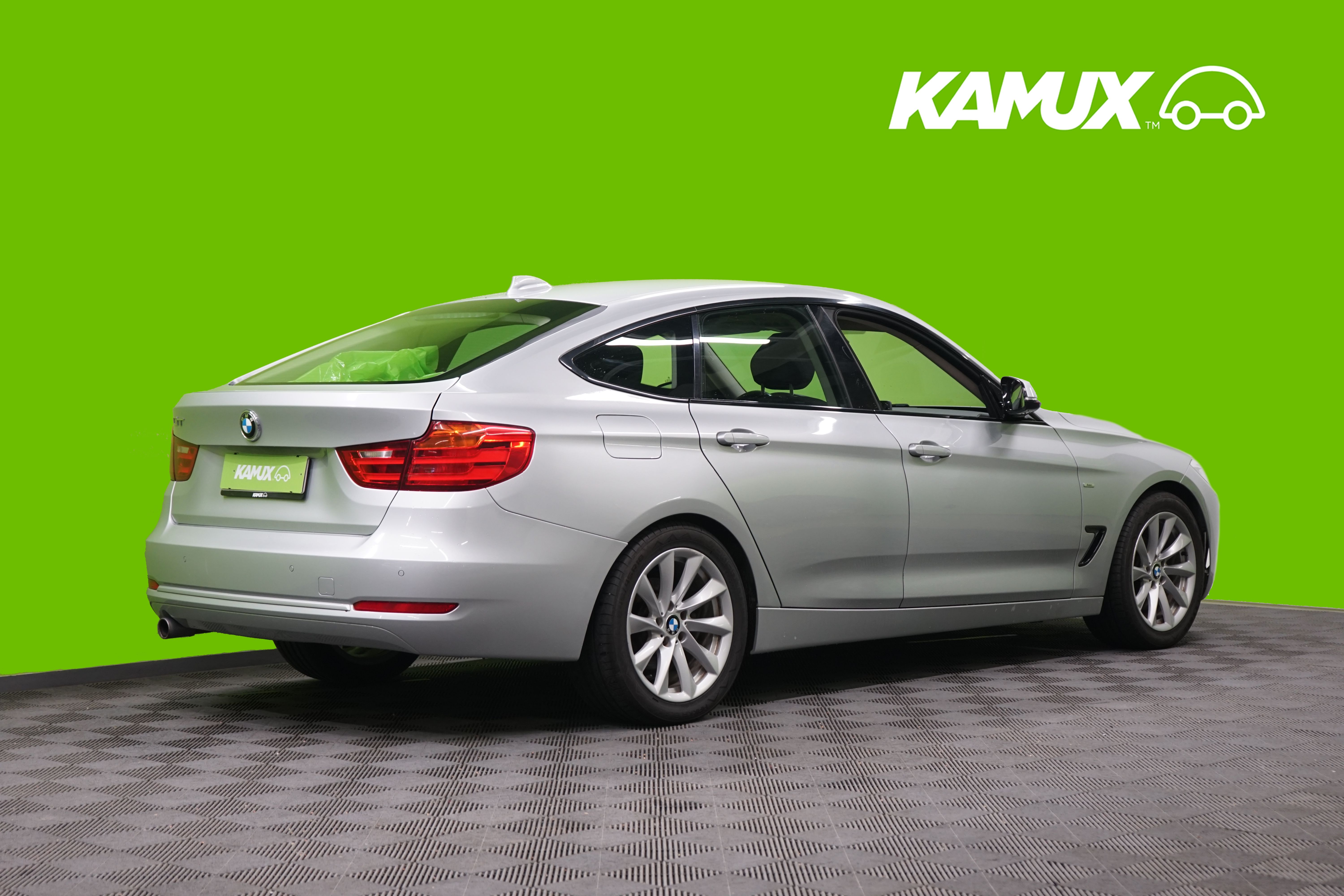 BMW 318 Gran Turismo 2013