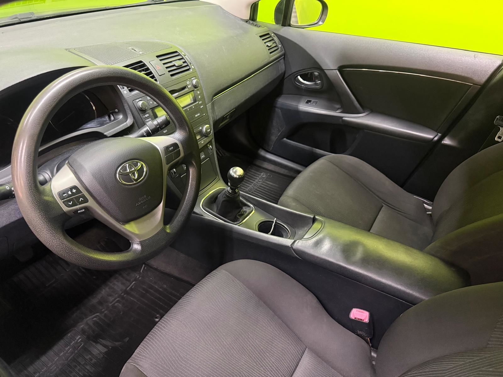 Toyota Avensis 2010