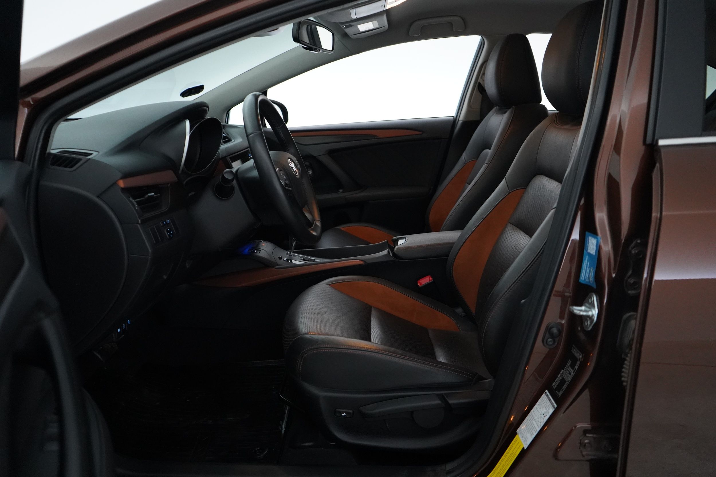 Toyota Avensis 2015