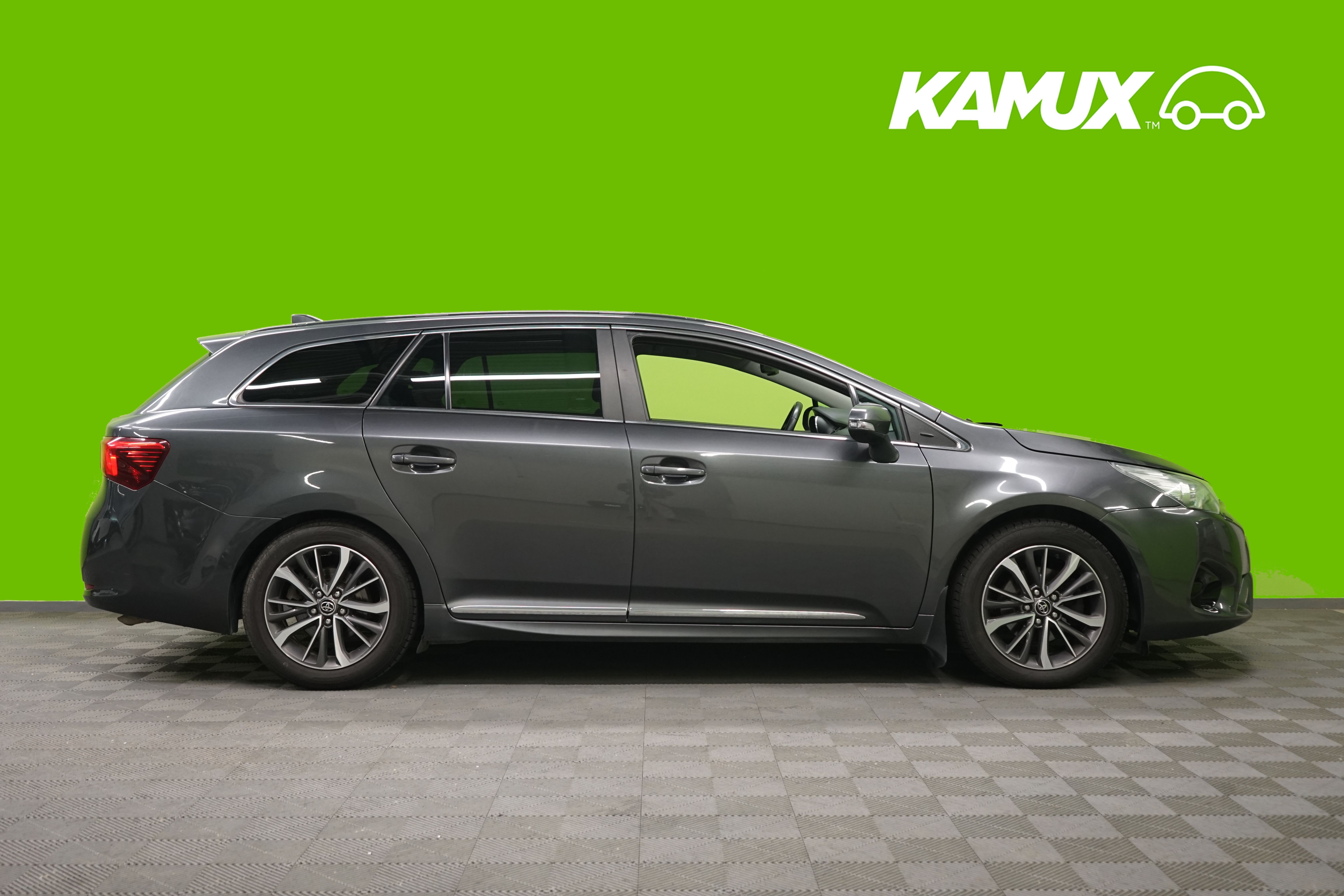 Toyota Avensis 2015