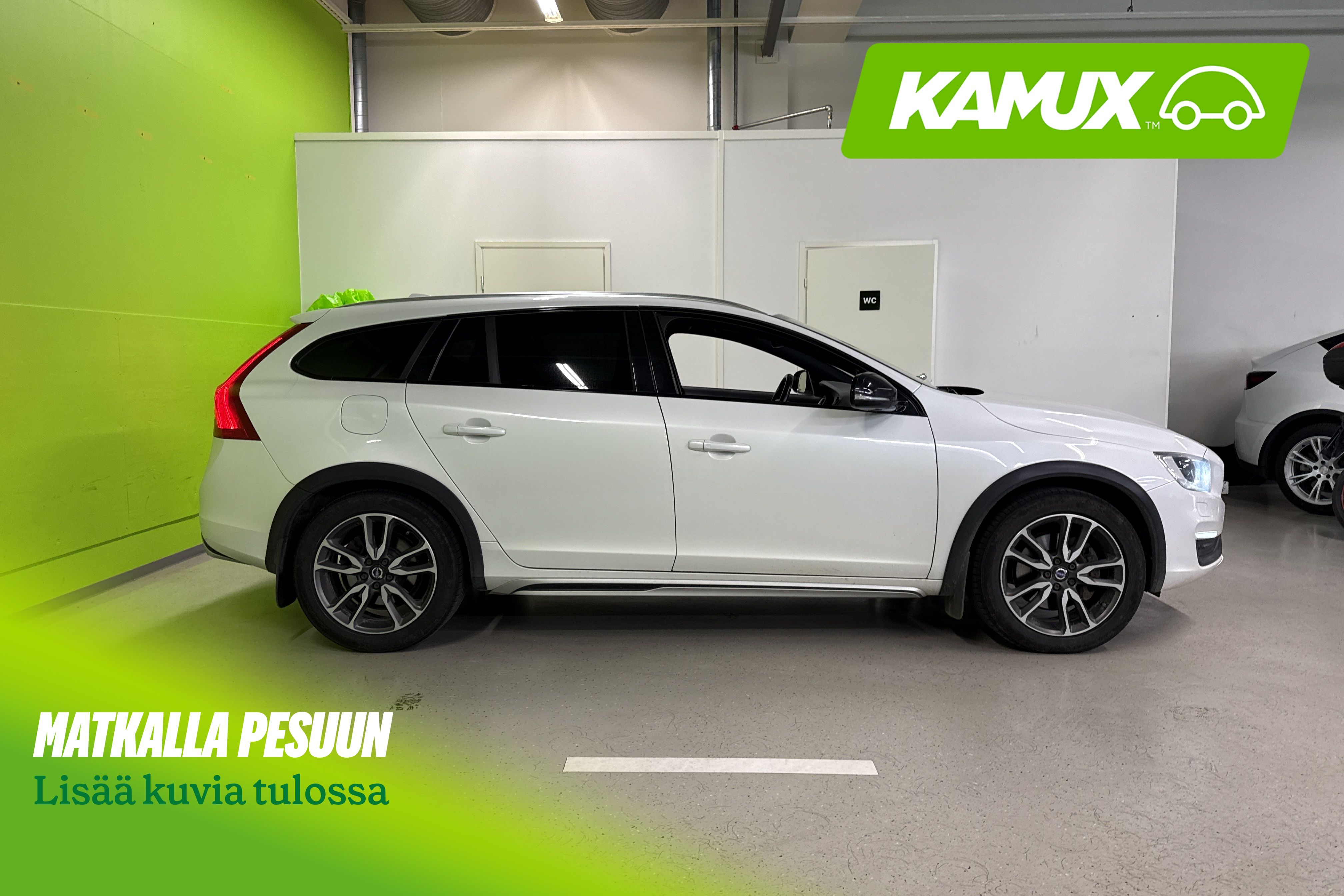 Volvo V60 Cross Country 2015