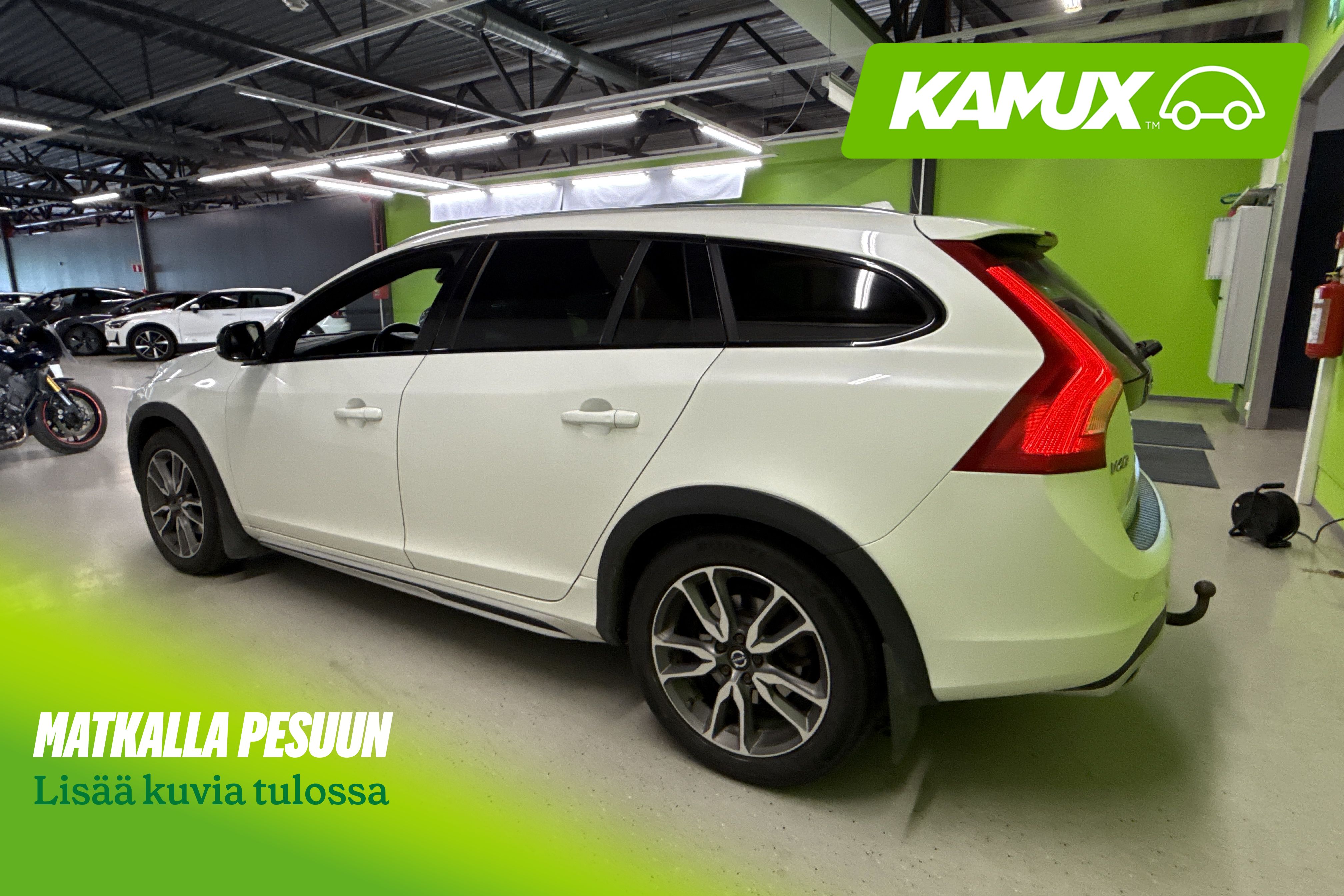 Volvo V60 Cross Country 2015