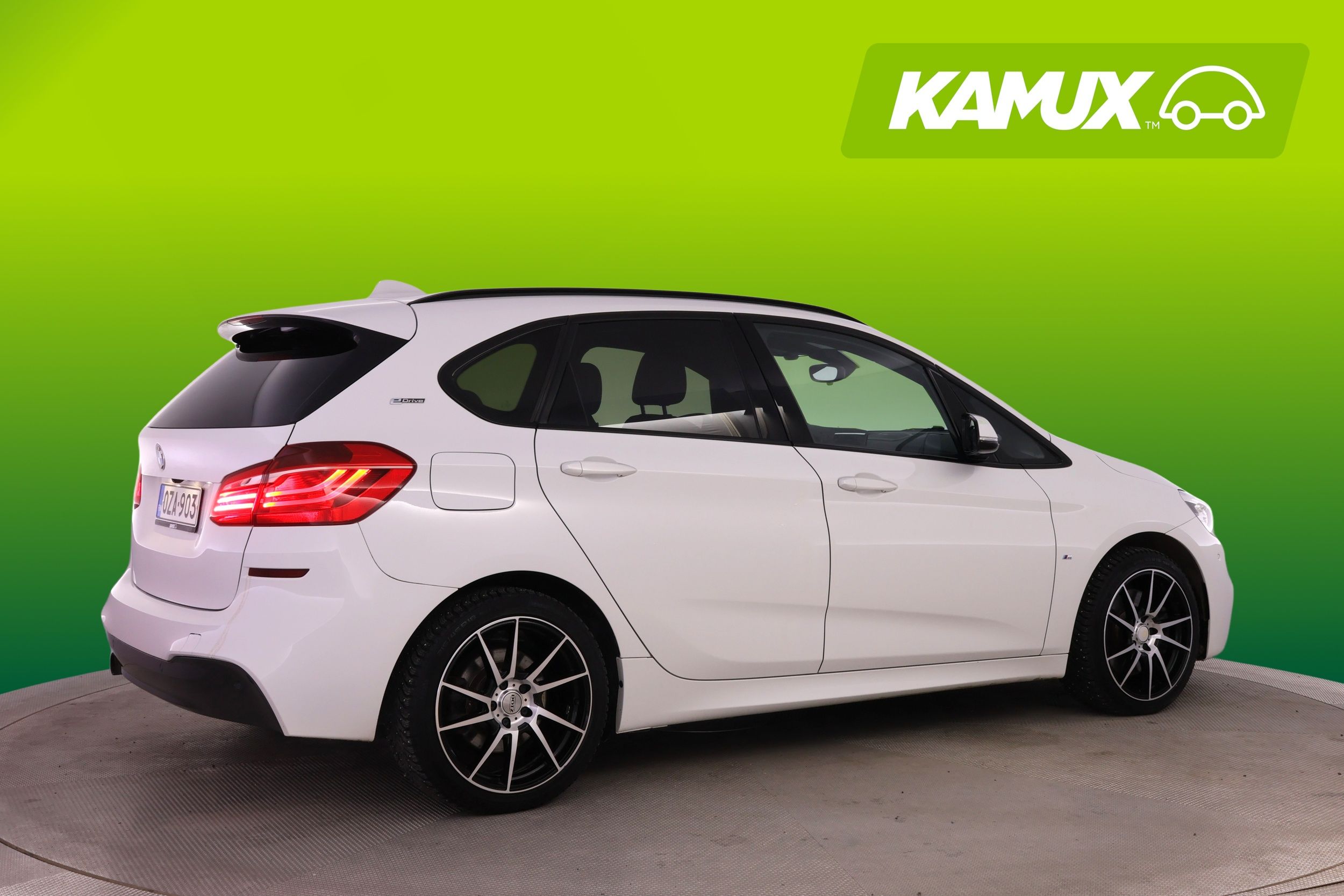 BMW 225 2016
