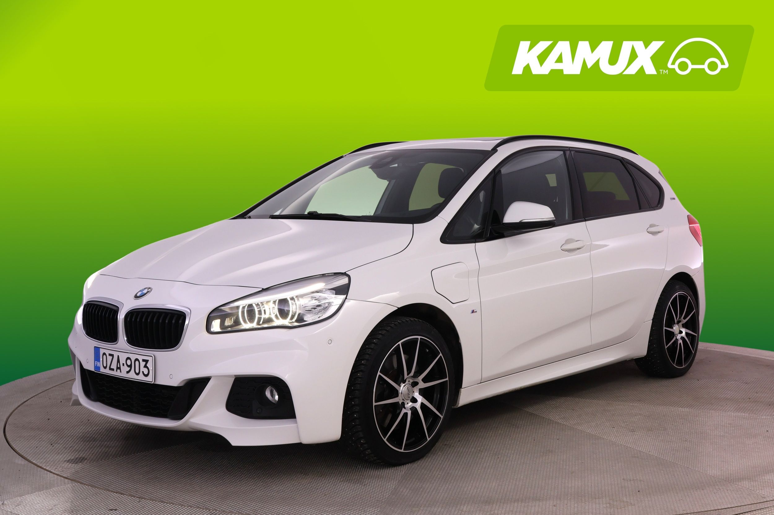BMW 225 2016